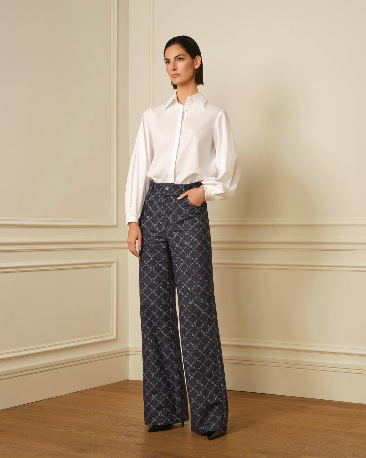 PANTALÓN RECTO FLORAL DENIM