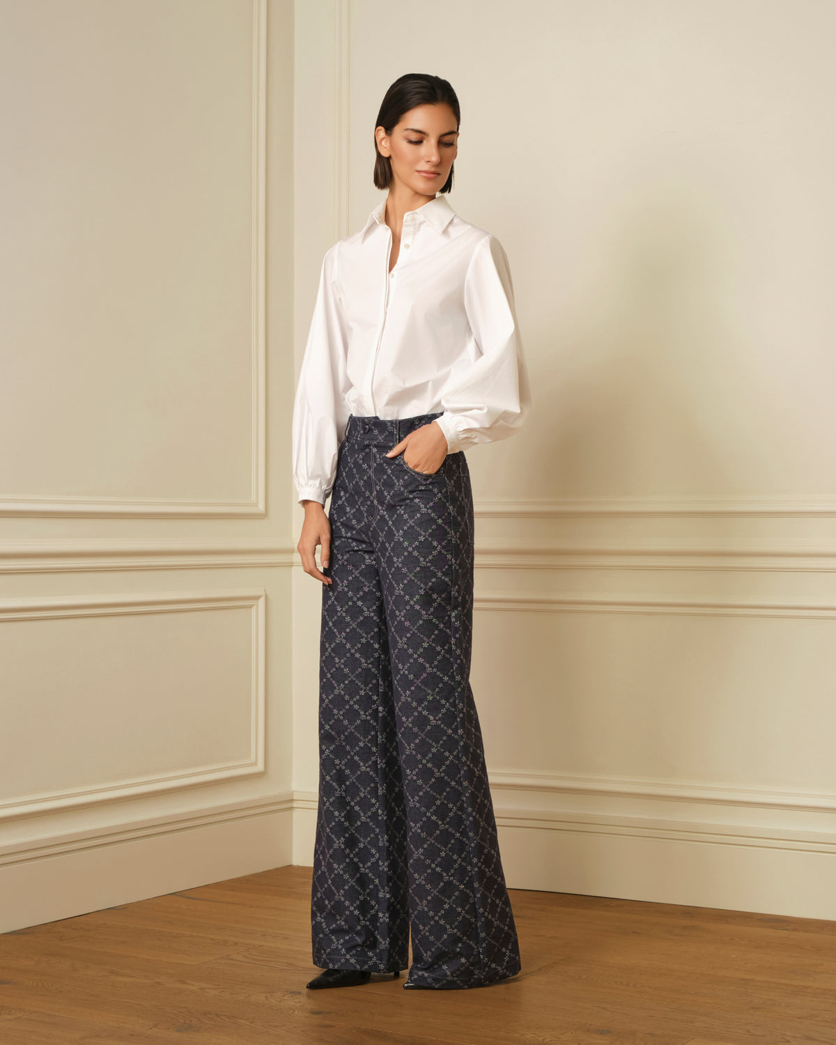 PANTALÓN RECTO FLORAL DENIM