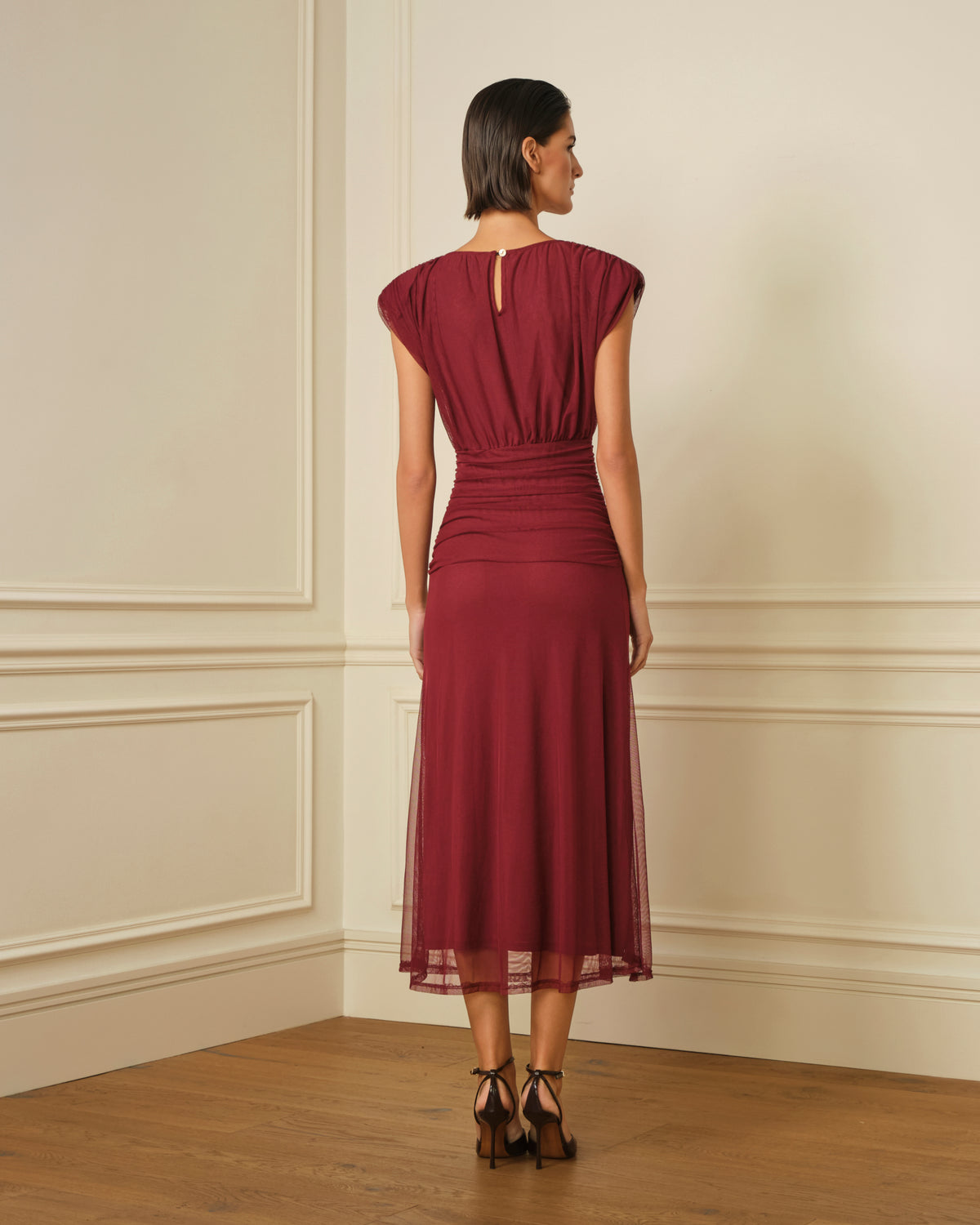 VESTIDO LARGO DRAPEADO HOMBRERAS GRANATE