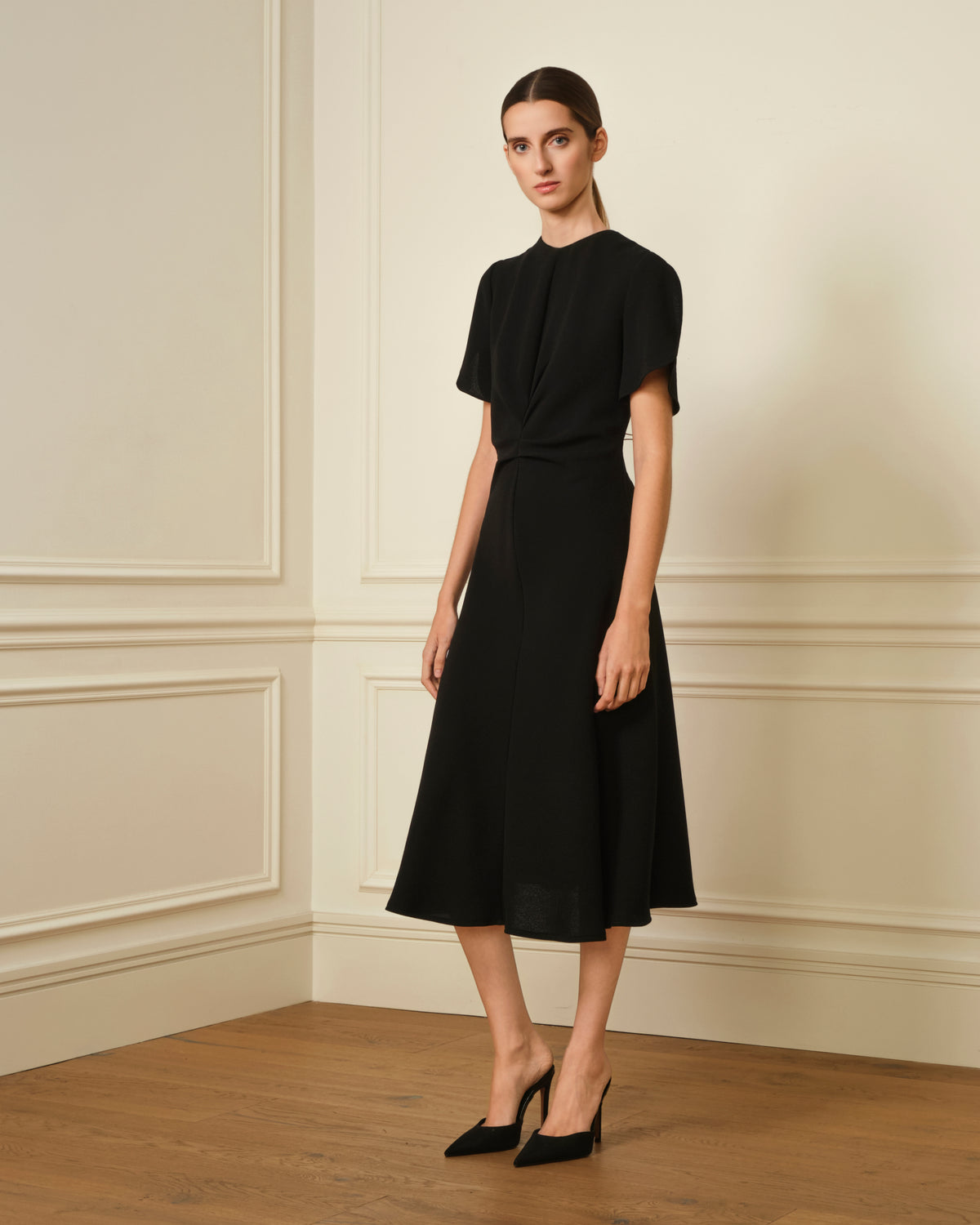 VESTIDO MIDI NUDO NEGRO
