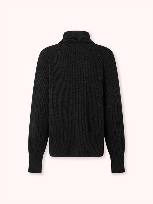 SUÉTER DE CUELLO ALTO NEGRO