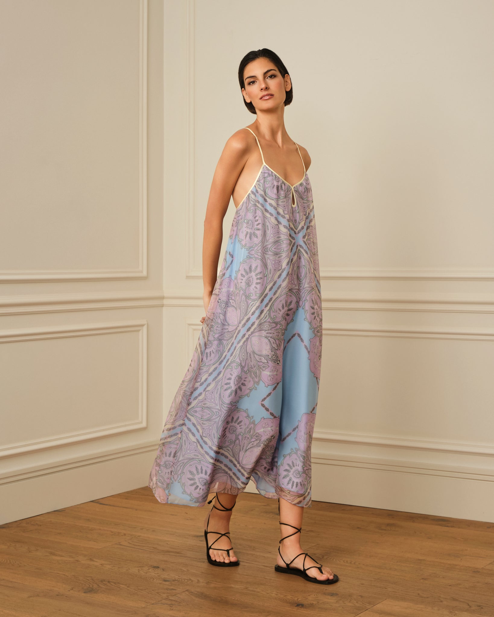 VESTIDO MIDI ESTAMPADO DE TIRANTES
