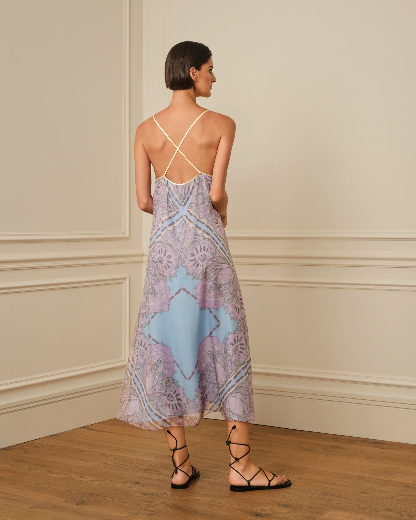 VESTIDO MIDI ESTAMPADO DE TIRANTES