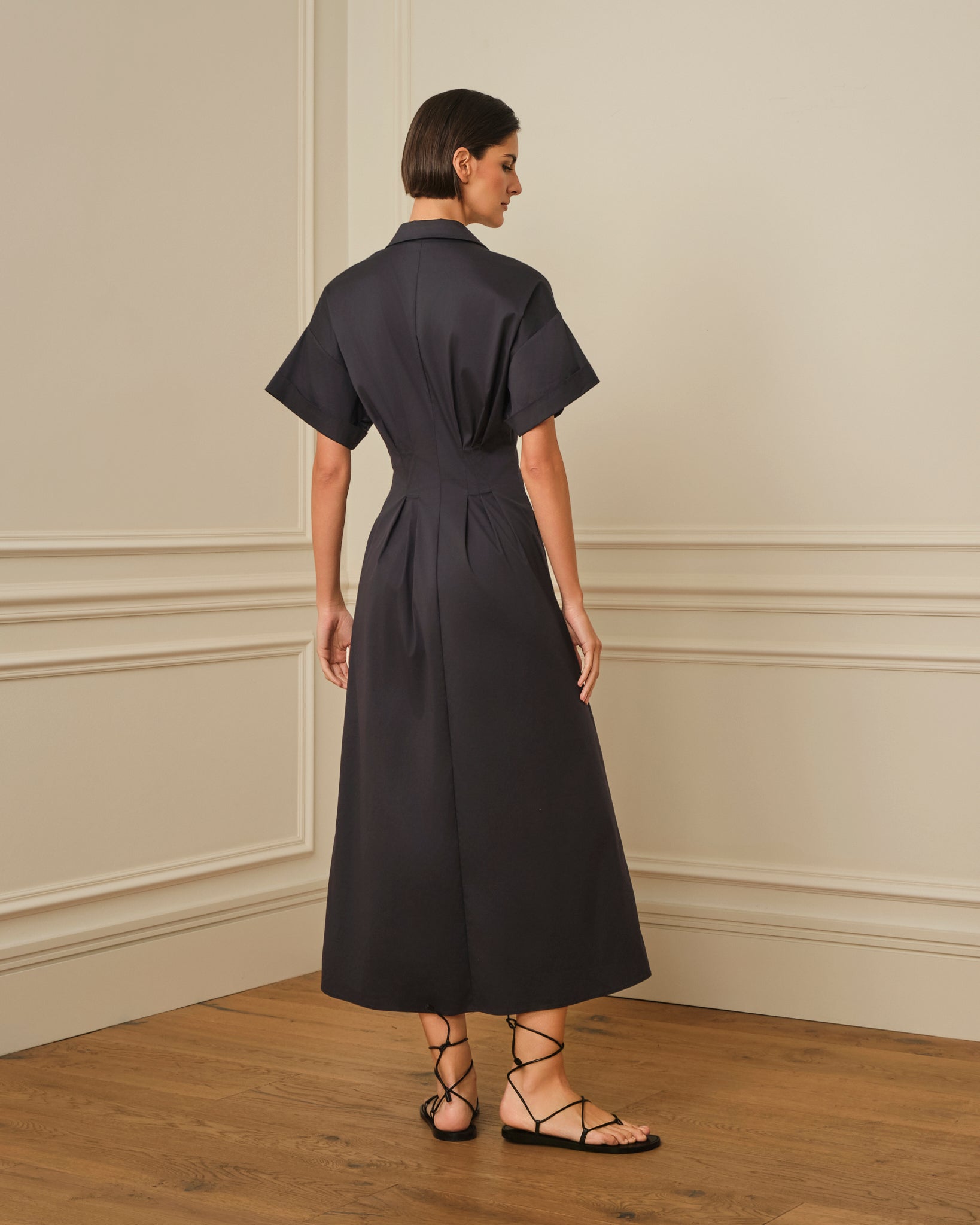 VESTIDO MIDI CAMISERO CON PINZAS