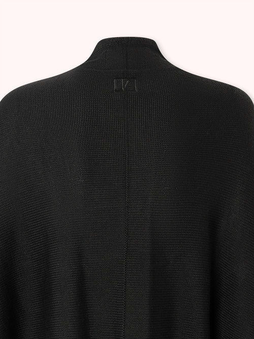 CAPA DE PUNTO FINO CON FLECOS NEGRO