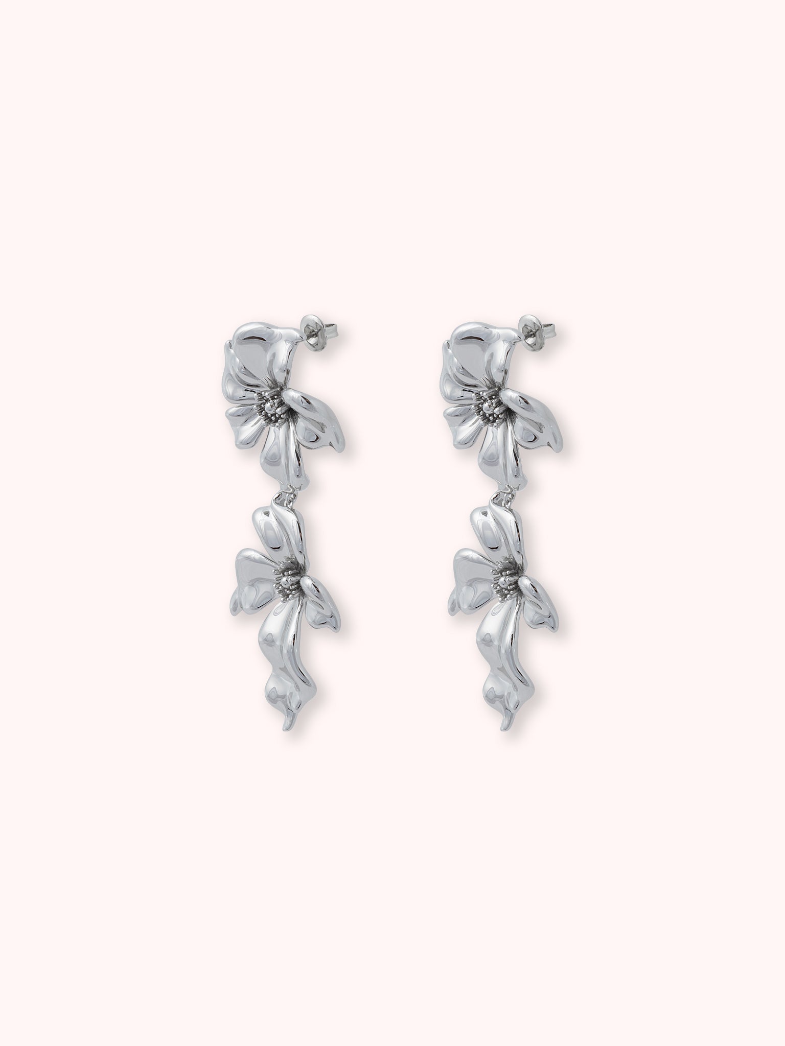 FLOR DE ALMENDRO PENDIENTES LARGOS PLATEADO