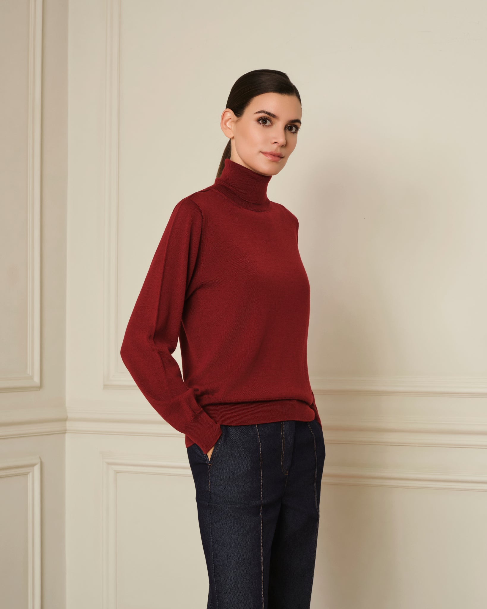 JERSEY CUELLO ALTO GRANATE