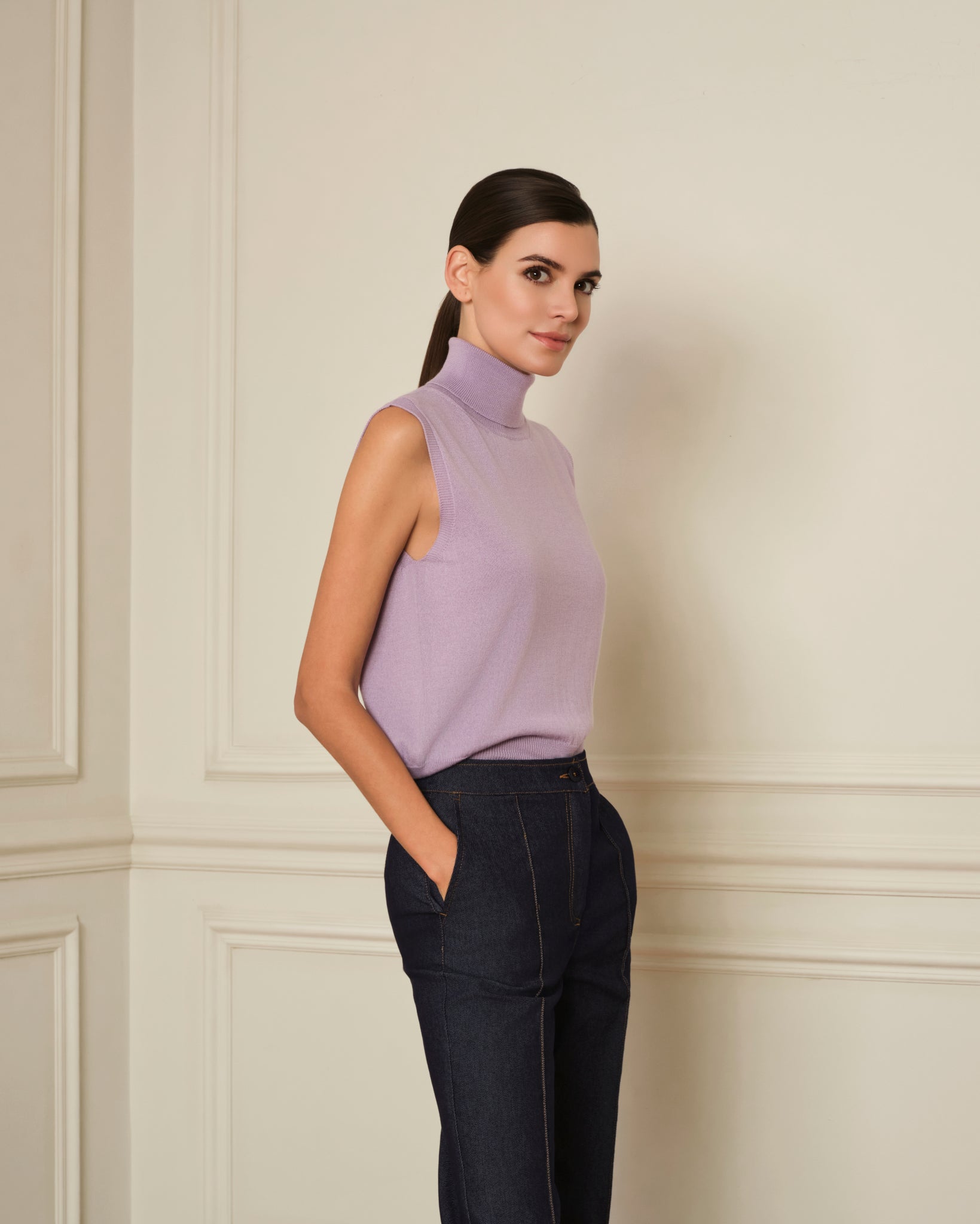 JERSEY SIN MANGAS CUELLO ALTO MALVA