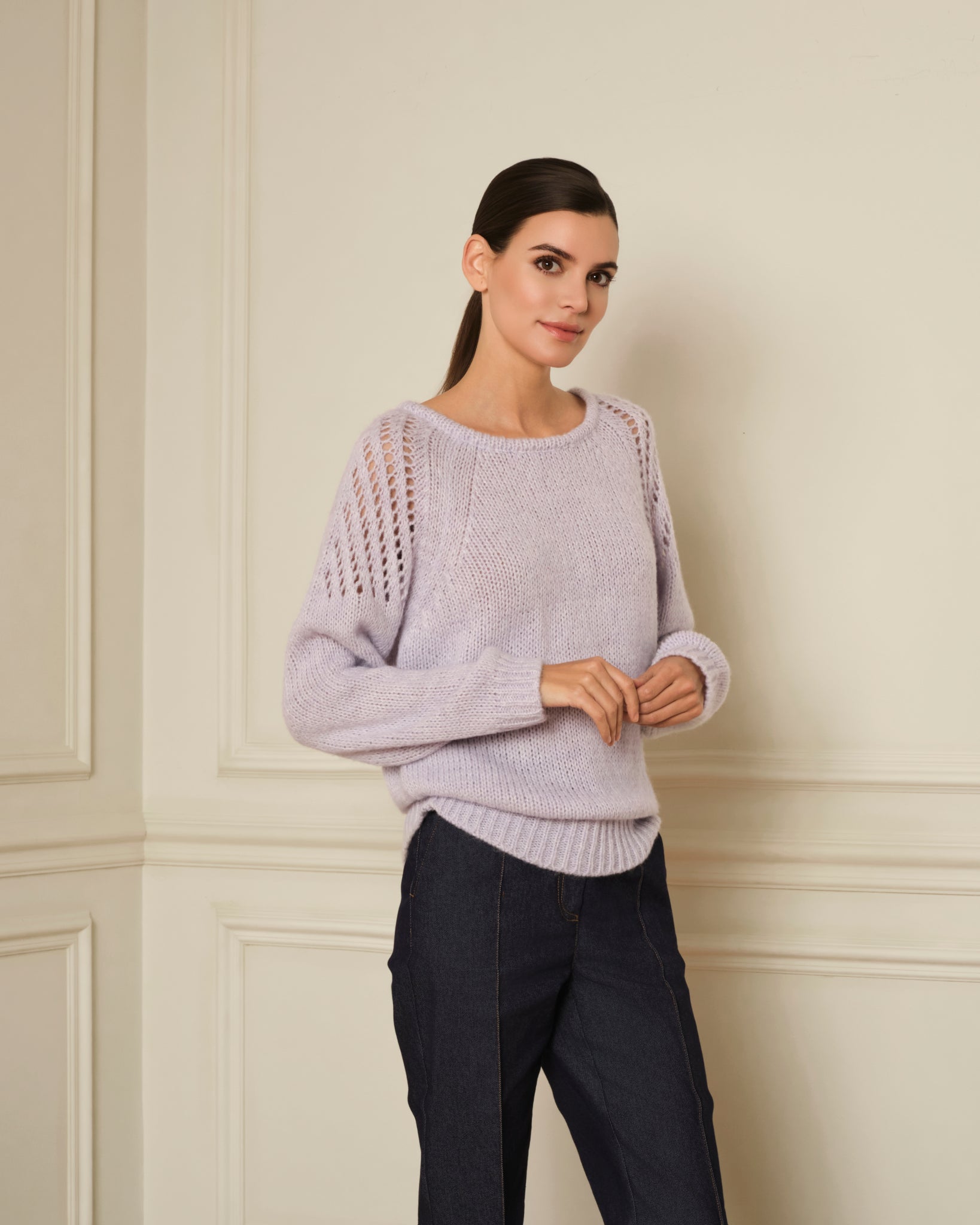 SUÉTER DE PUNTO CALADO CON CUELLO REDONDO LILA