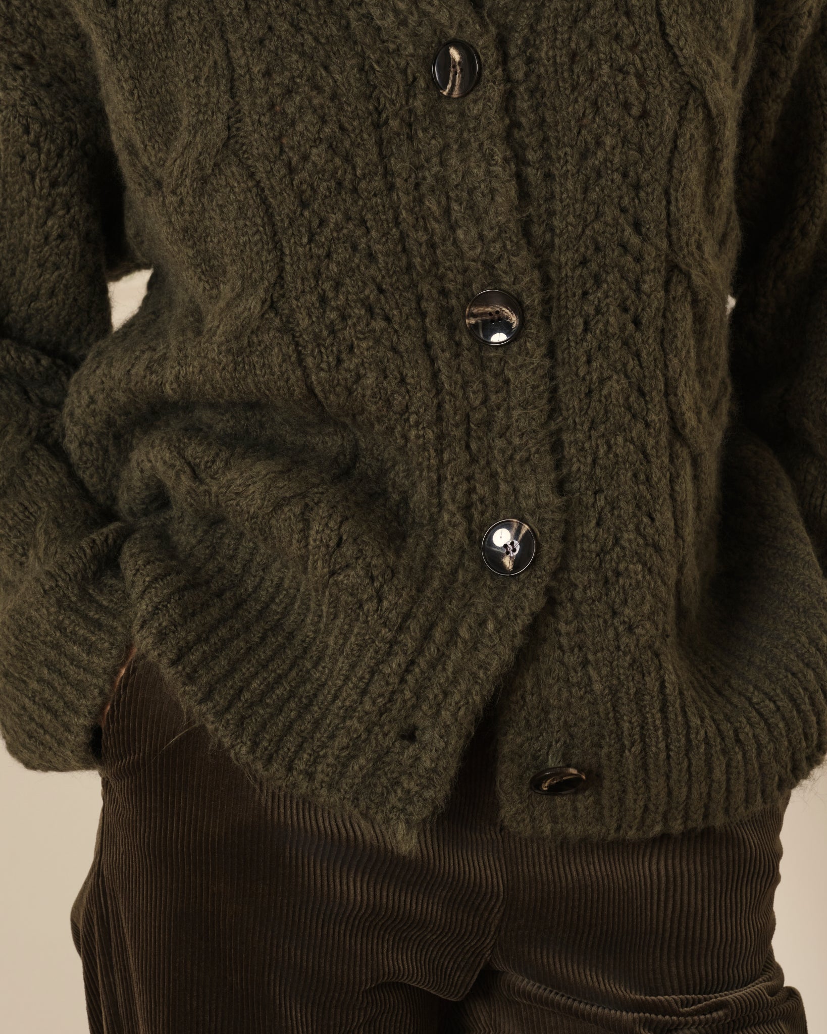 CÁRDIGAN DE PUNTO TRENZADO VERDE