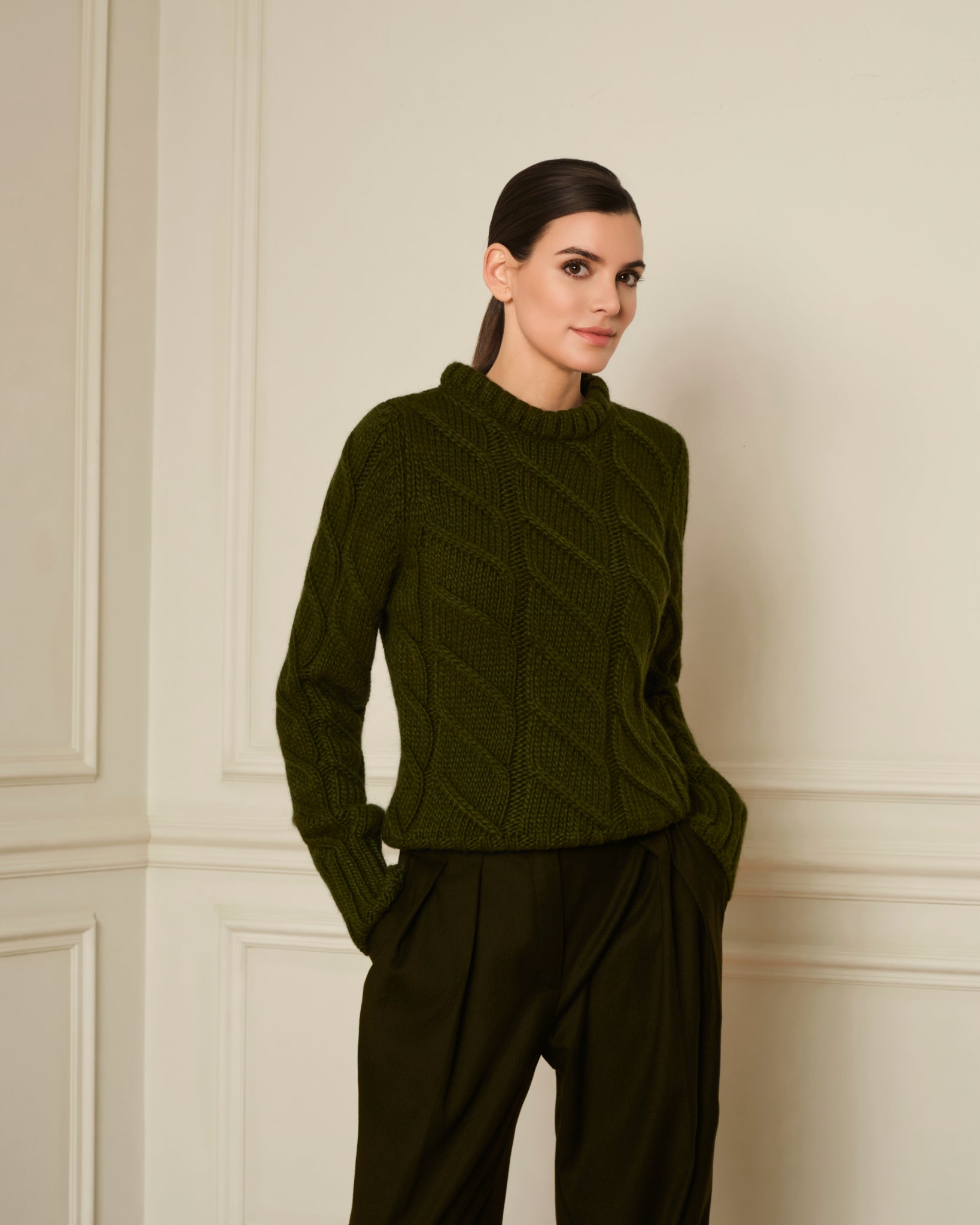 SUÉTER DE PUNTO TRENZADO VERDE