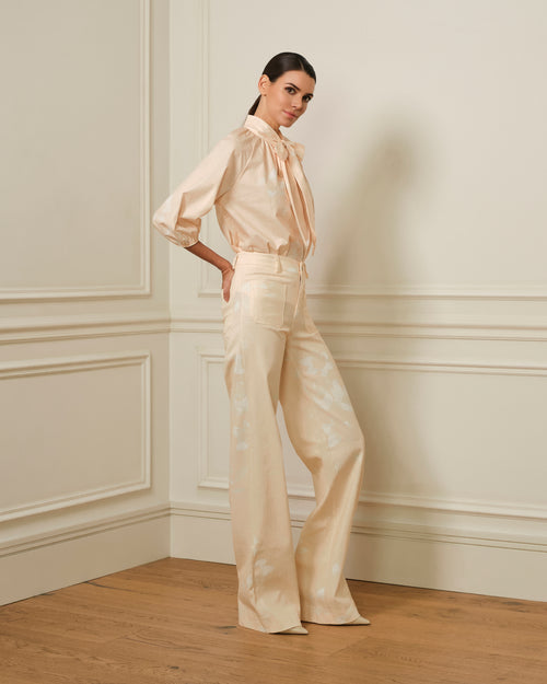 BLUSA MANGA ABULLONADA CON ESTAMPADO FLORAL MANTEQUILLA