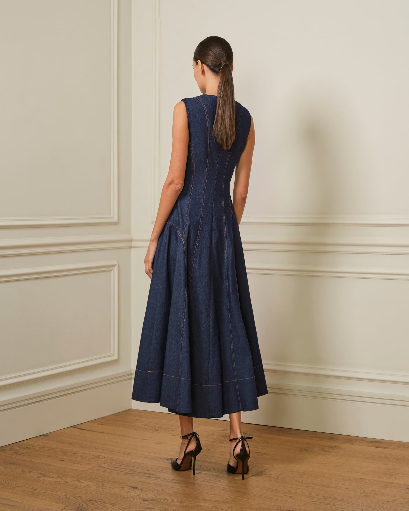 VESTIDO MIDI DENIM CON COSTURAS VISTAS AZUL