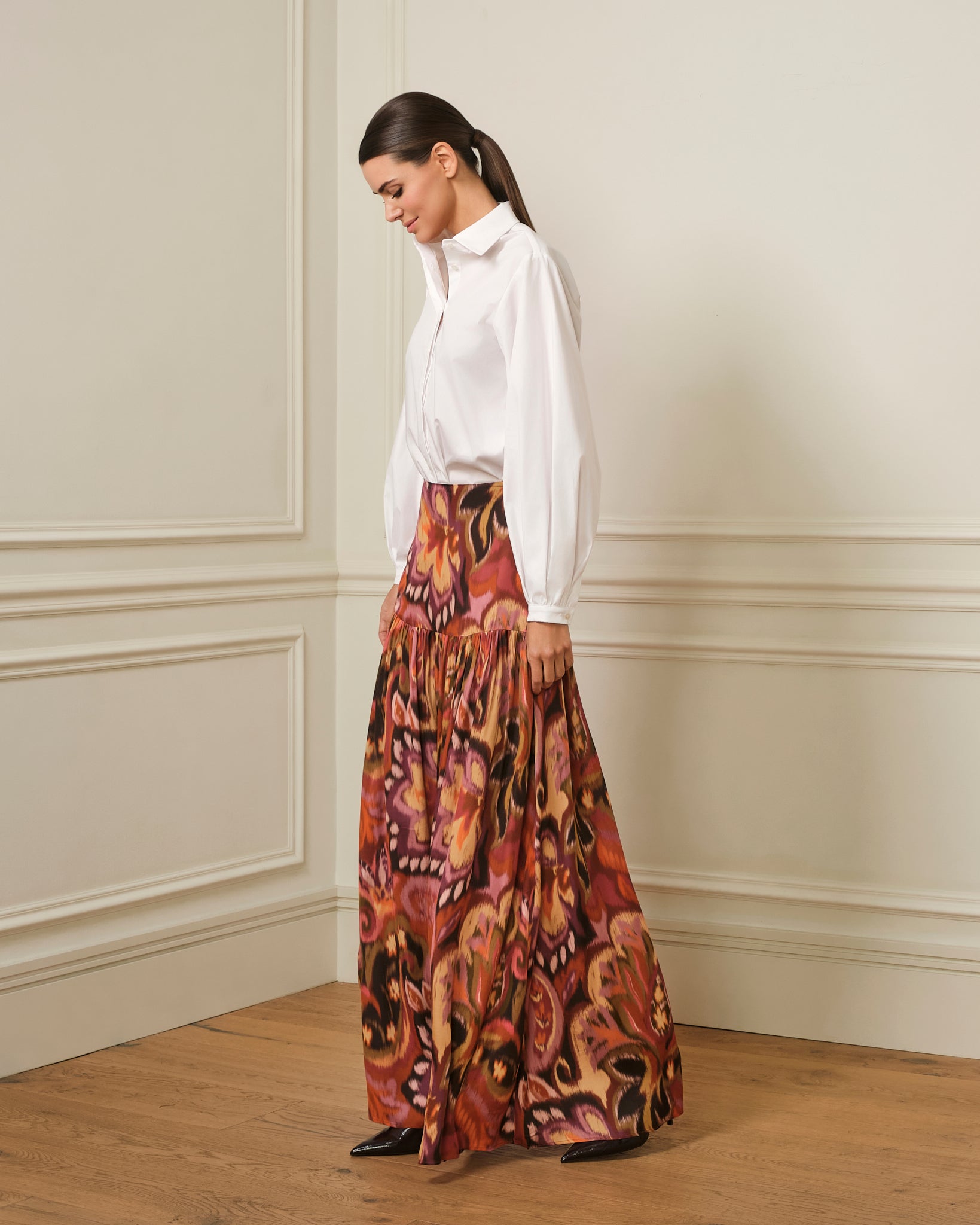 FALDA MIDI CON ESTAMPADO IKAT