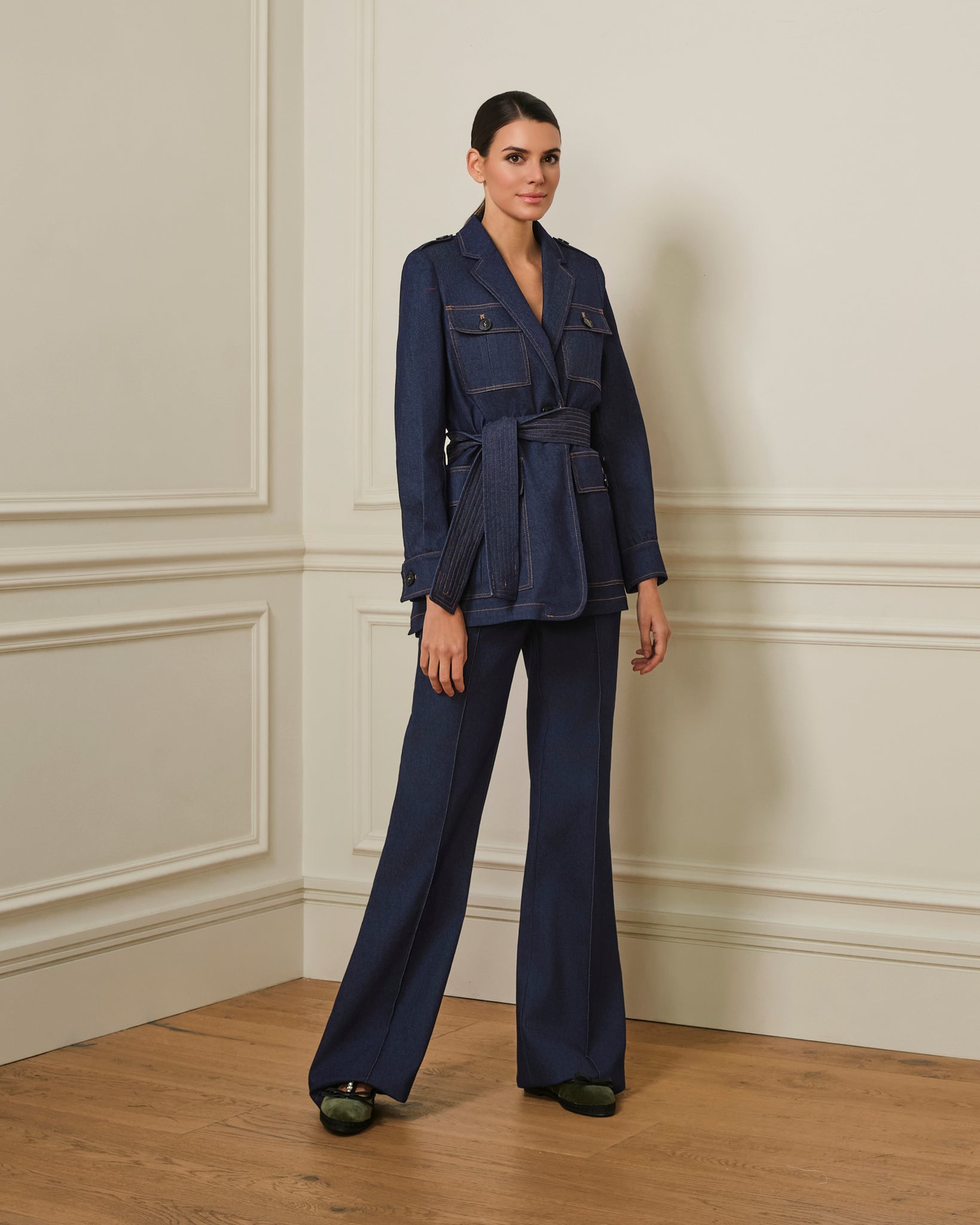 BLAZER SAHARIANA CON COSTURAS VISTAS DENIM