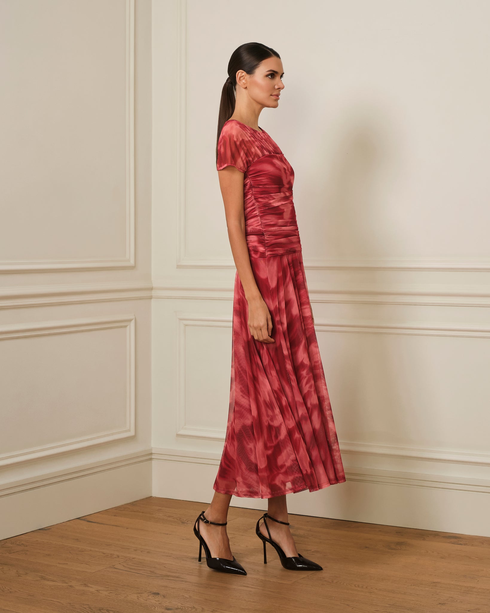 VESTIDO DRAPEADO DE TUL ESTAMPADO ROJO