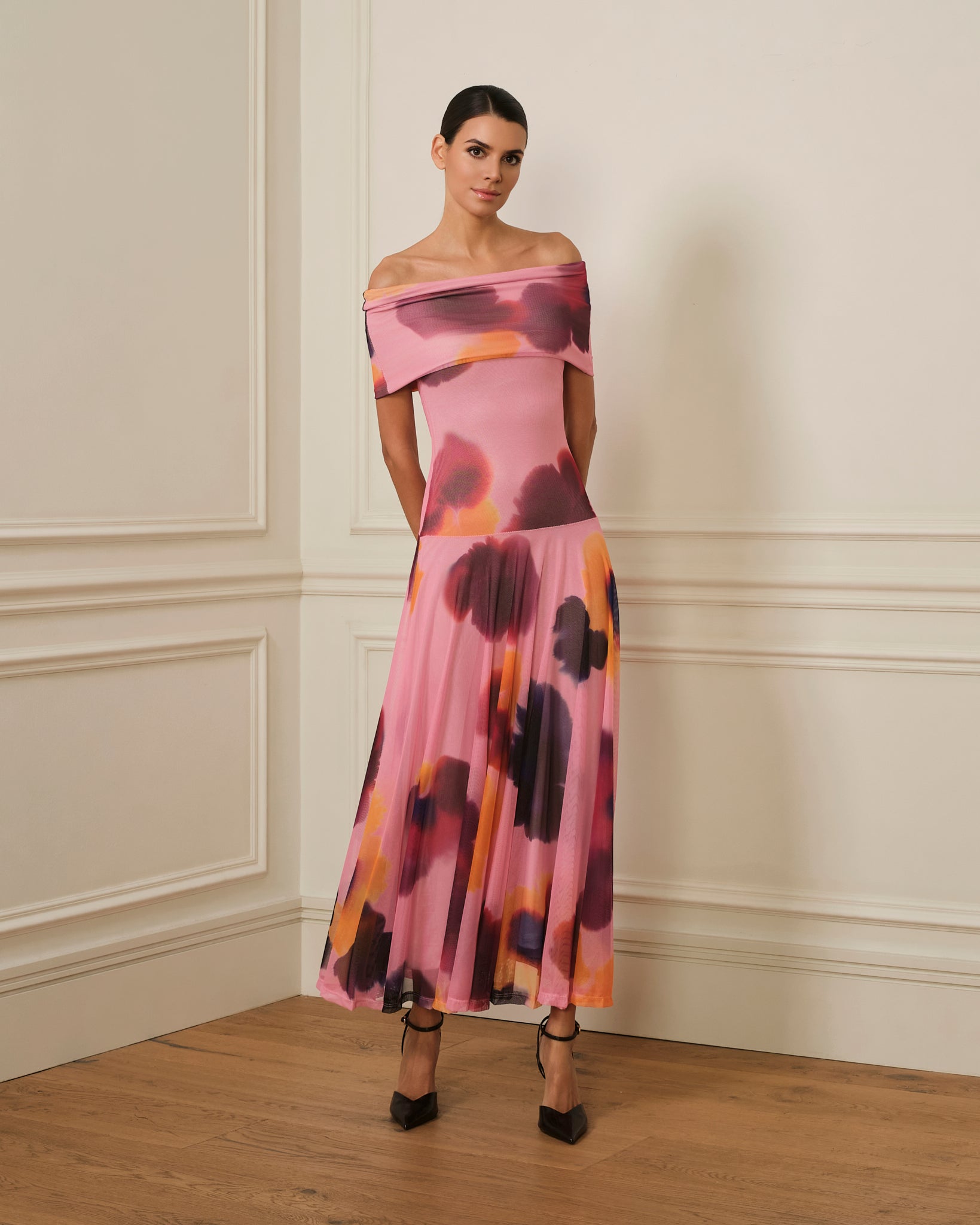 VESTIDO OFF SHOULDER DE TUL ESTAMPADO