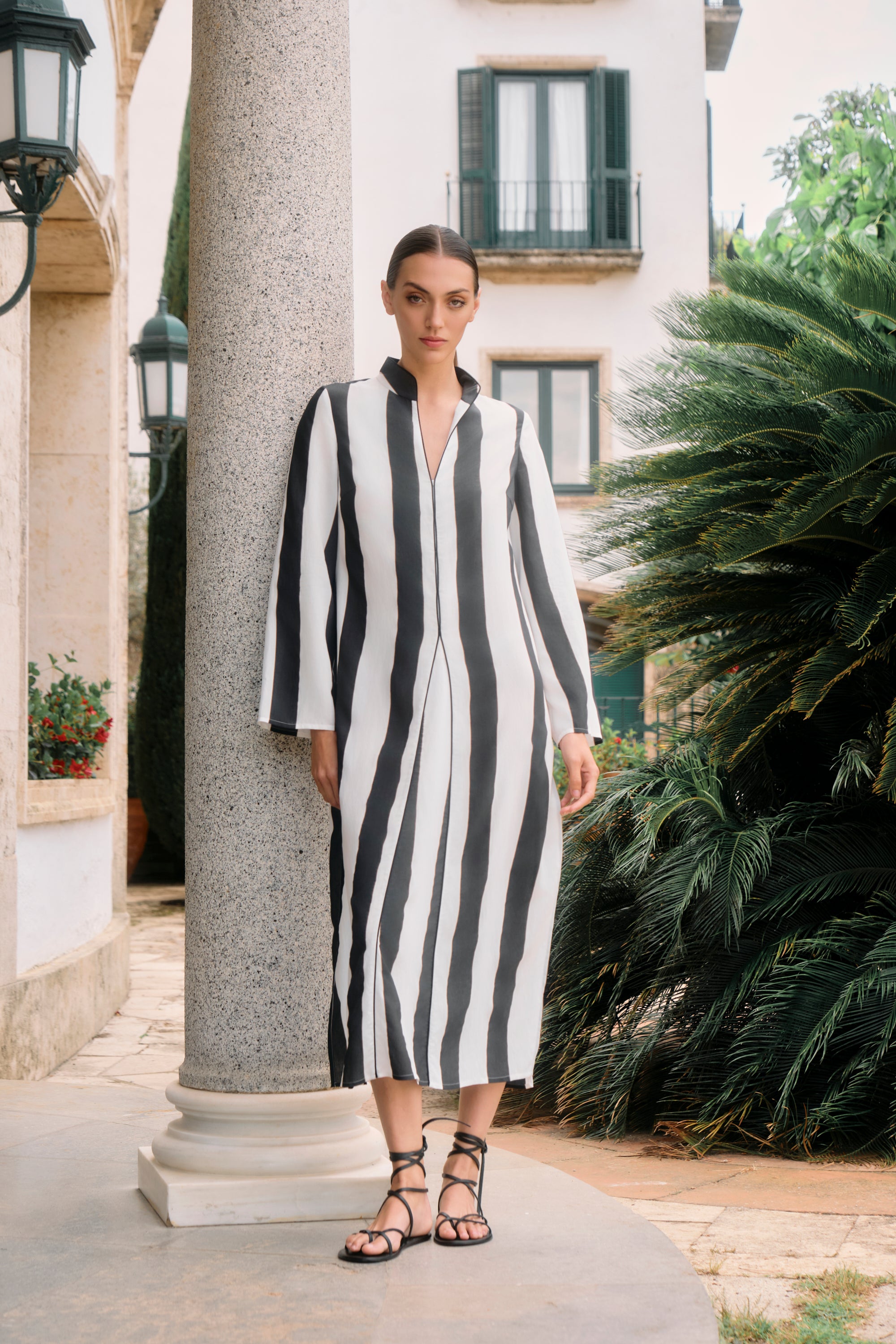 KAFTÁN ESTAMPADO RAYAS NEGRAS RANYA