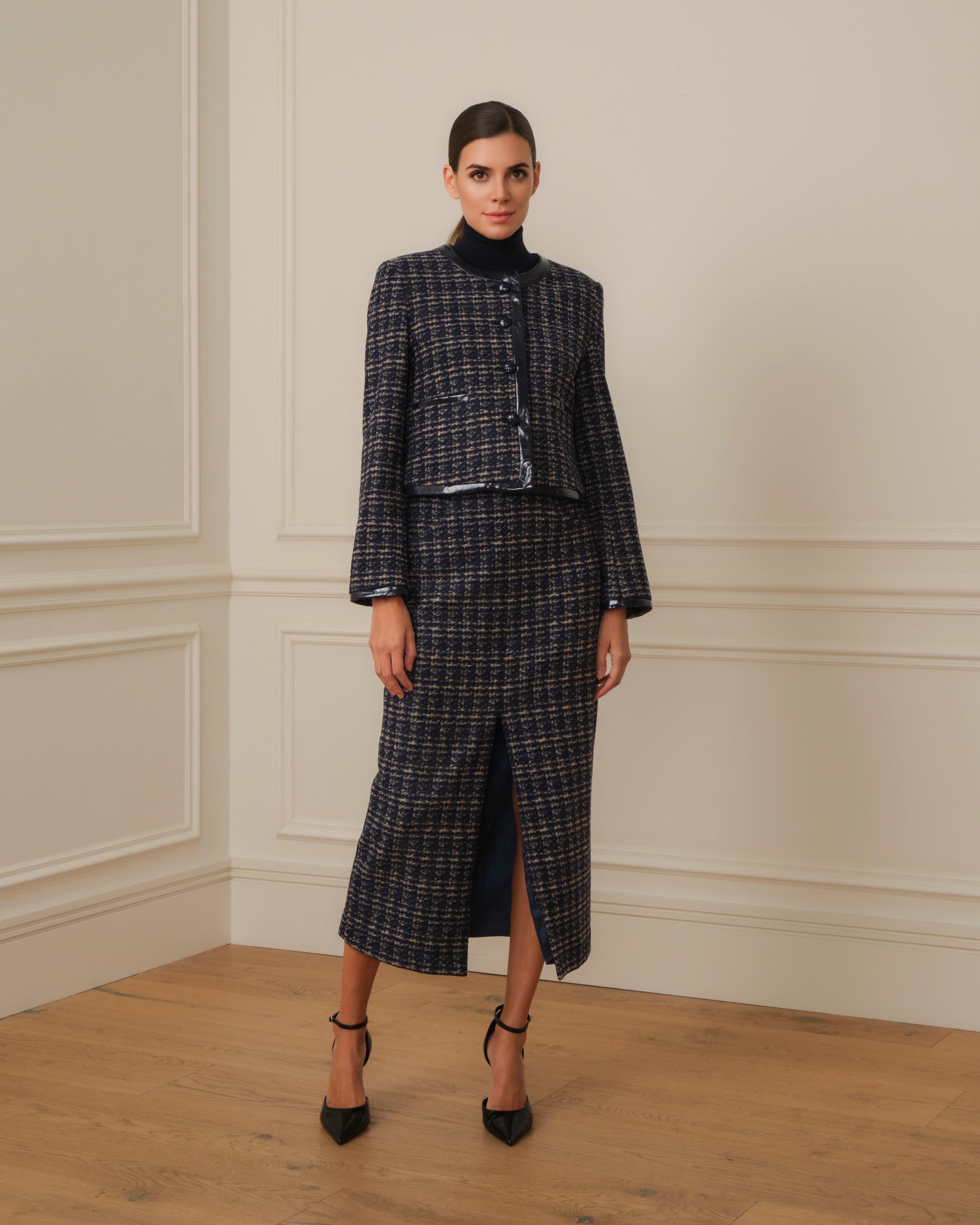 CHAQUETA CORTA DE TWEED AZUL MARINO