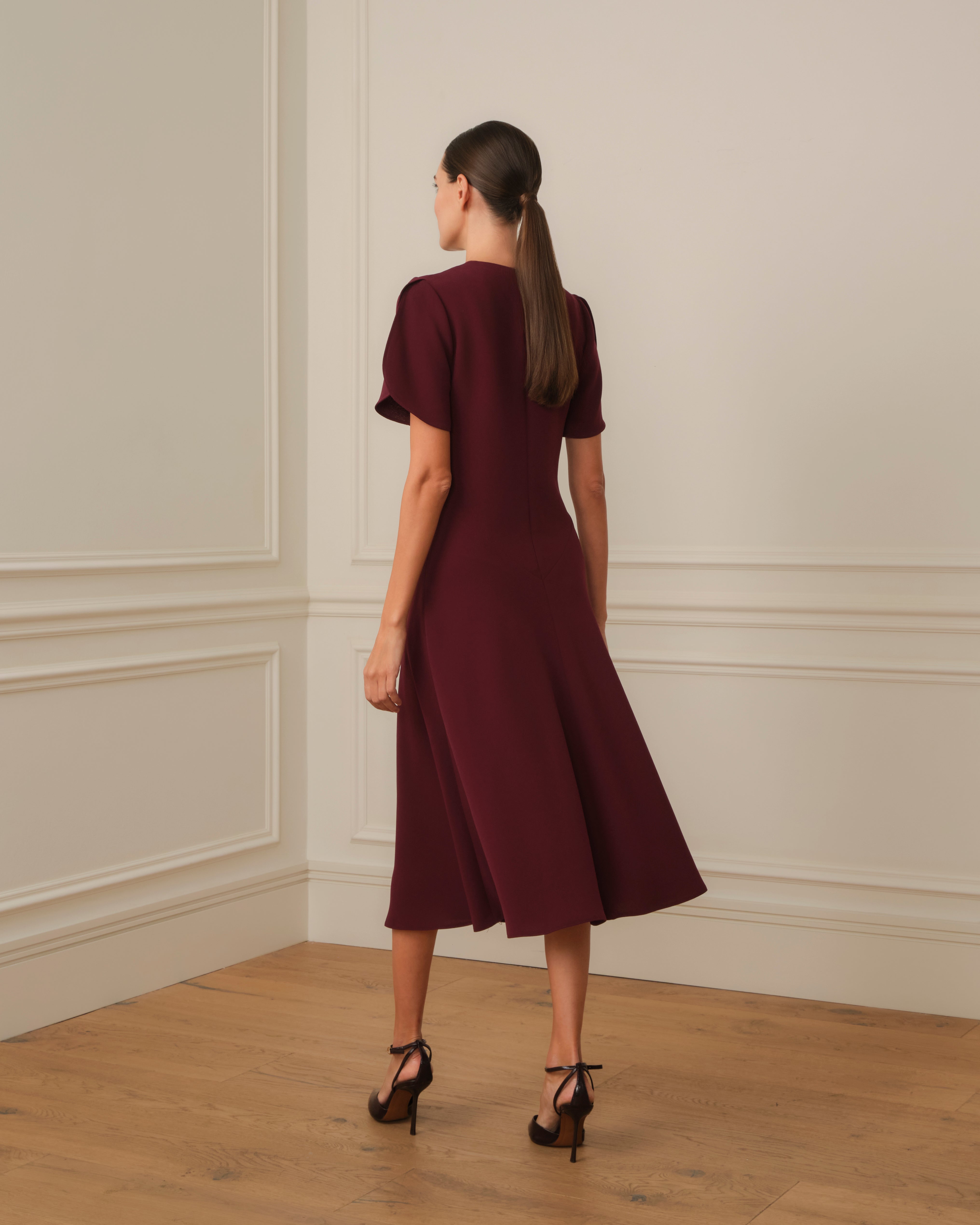 VESTIDO DRAPEADO MIDI GRANATE