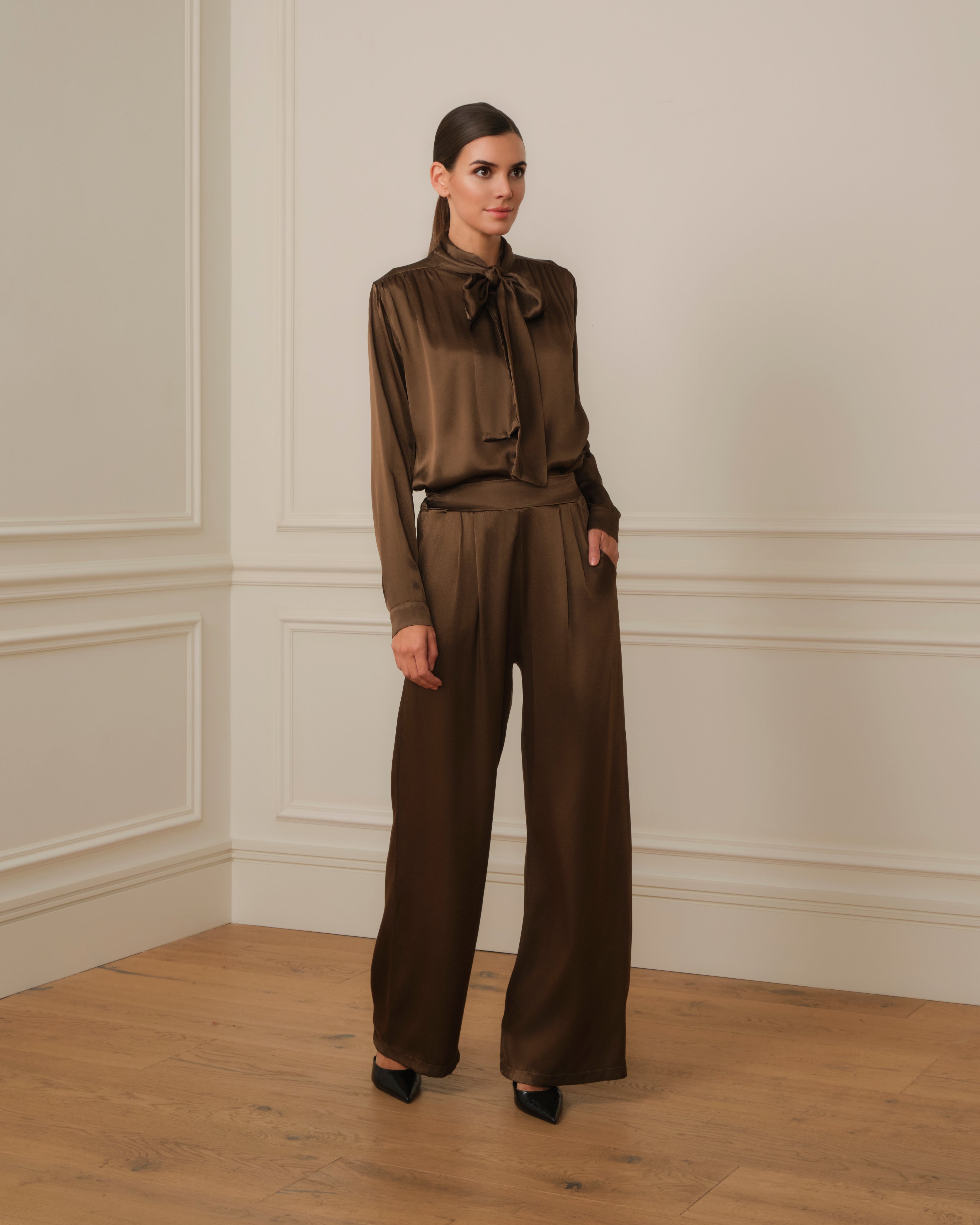 PANTALÓN SATINADO PALAZZO MARRÓN