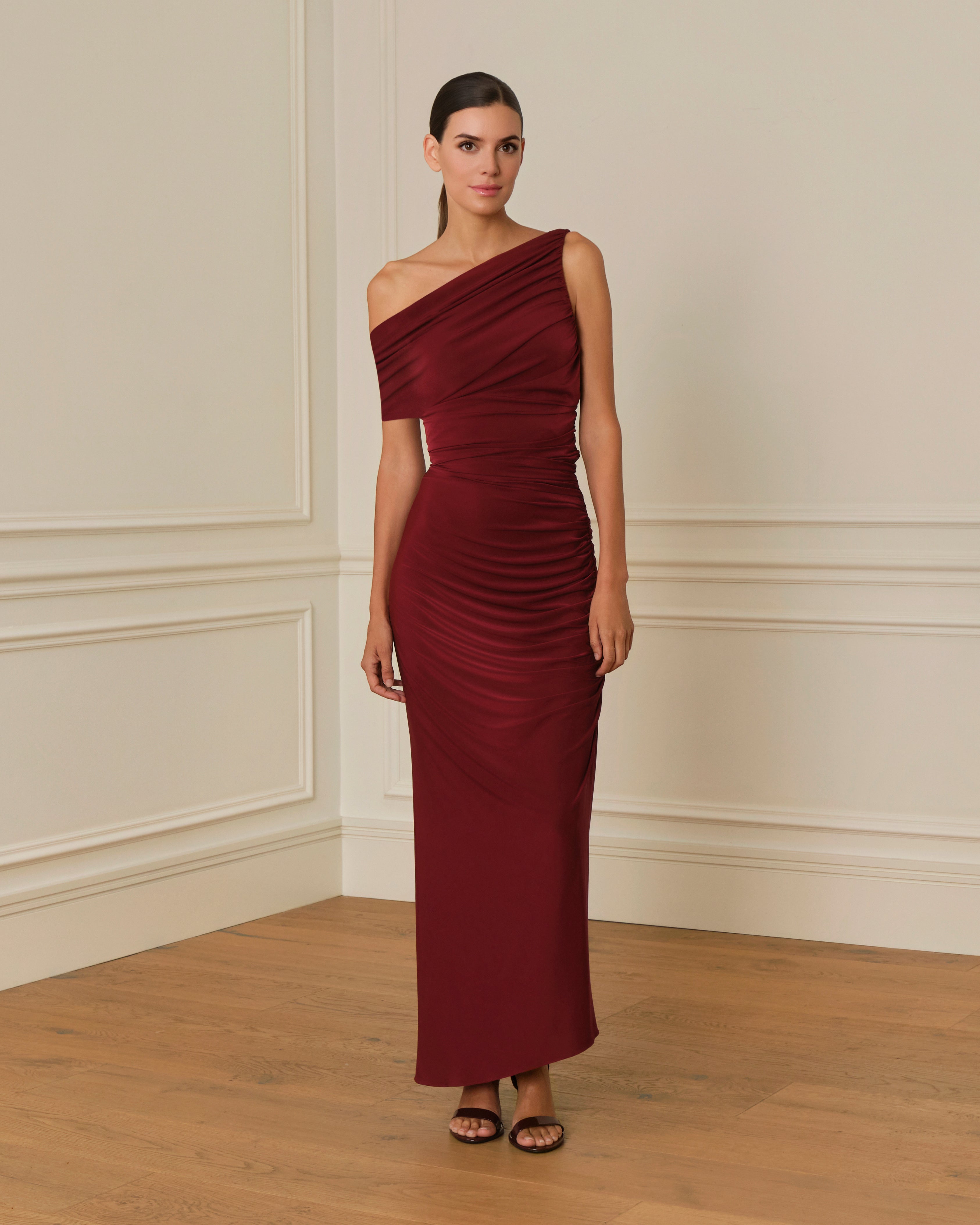 VESTIDO LARGO ASIMÉTRICO GRANATE