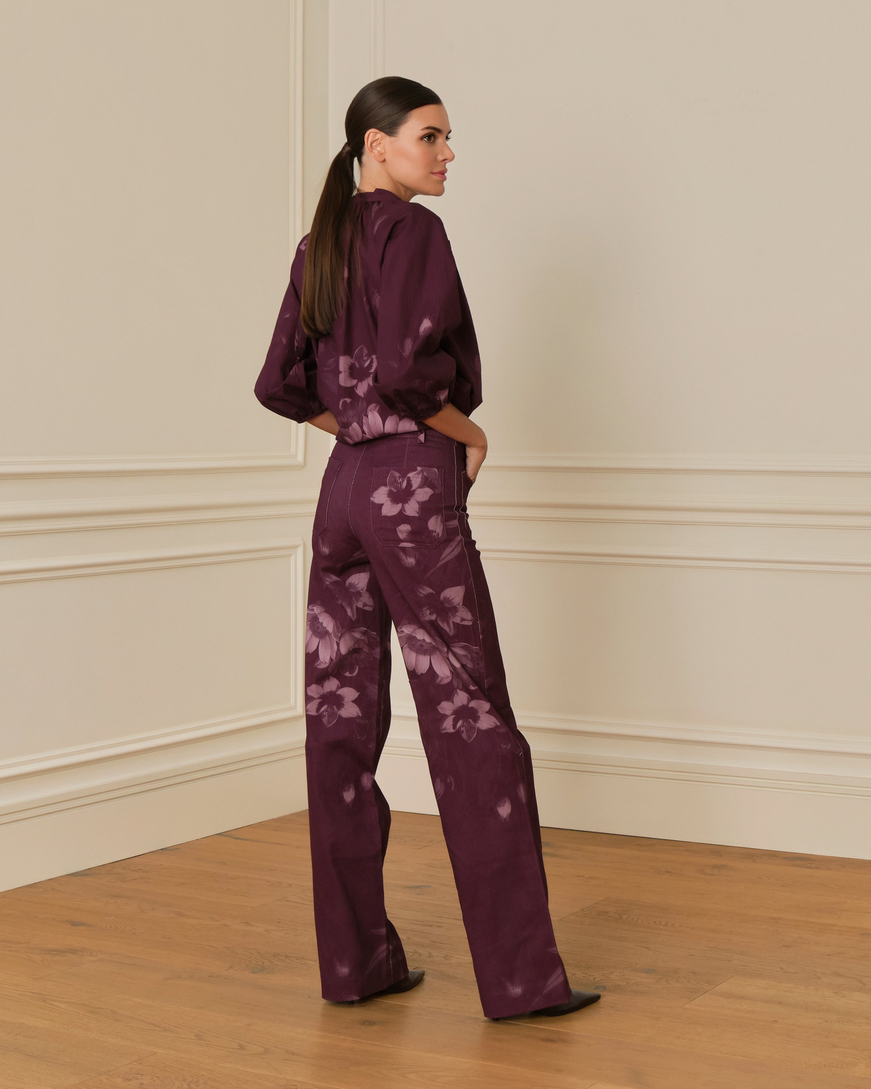 BLUSA MANGA ABULLONADA CON ESTAMPADO FLORAL MORADO