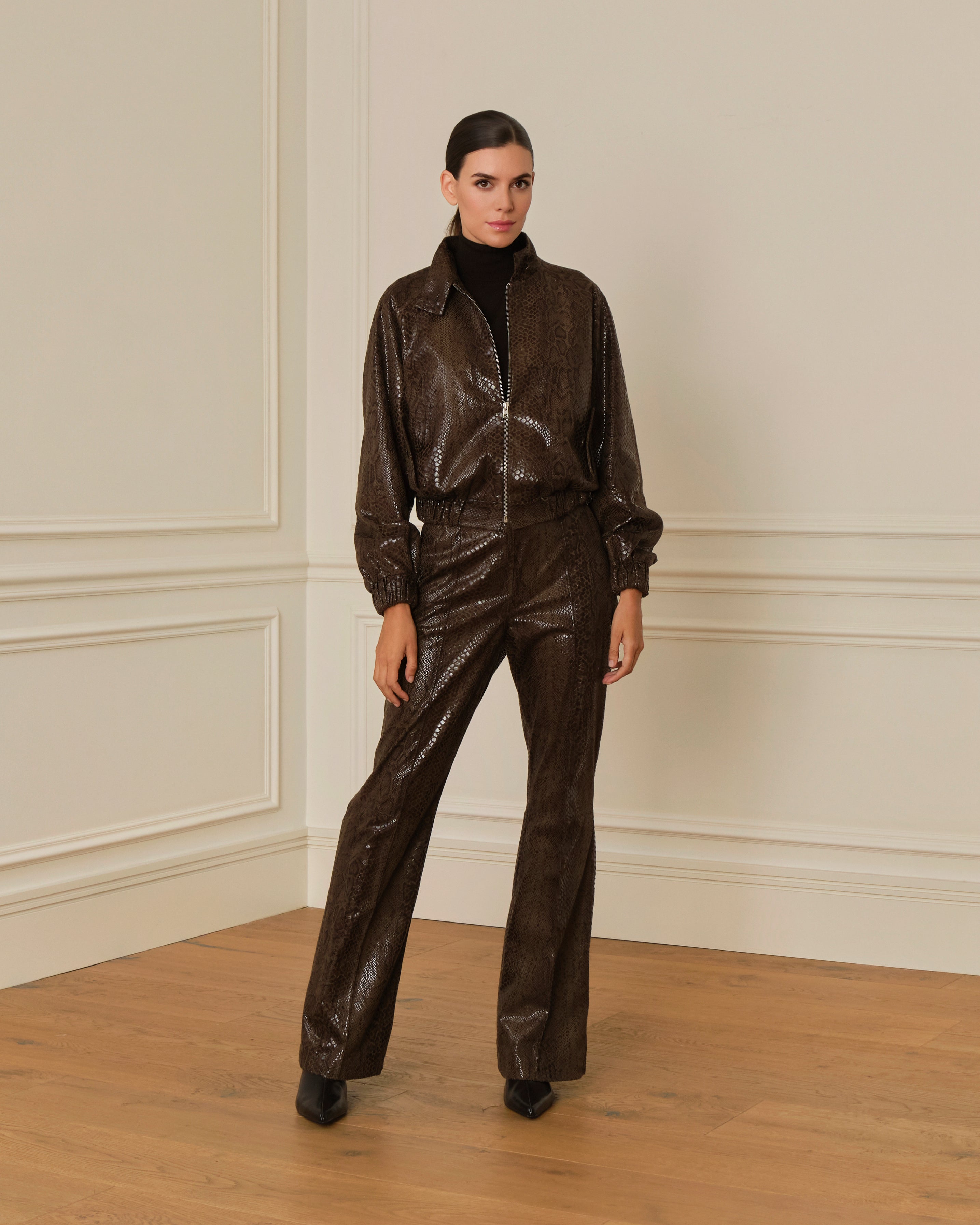 CAZADORA EFECTO PIEL DE PITÓN