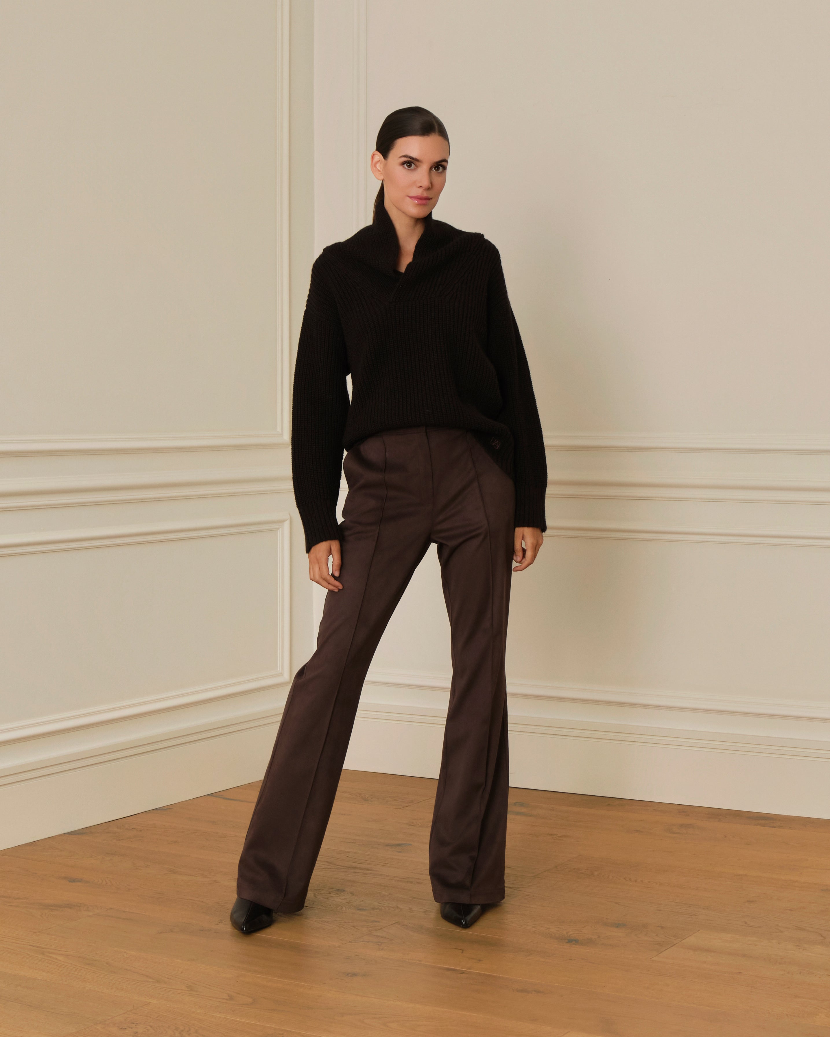 SUÉTER DE PUNTO CON CUELLO CHIMENEA MARRÓN