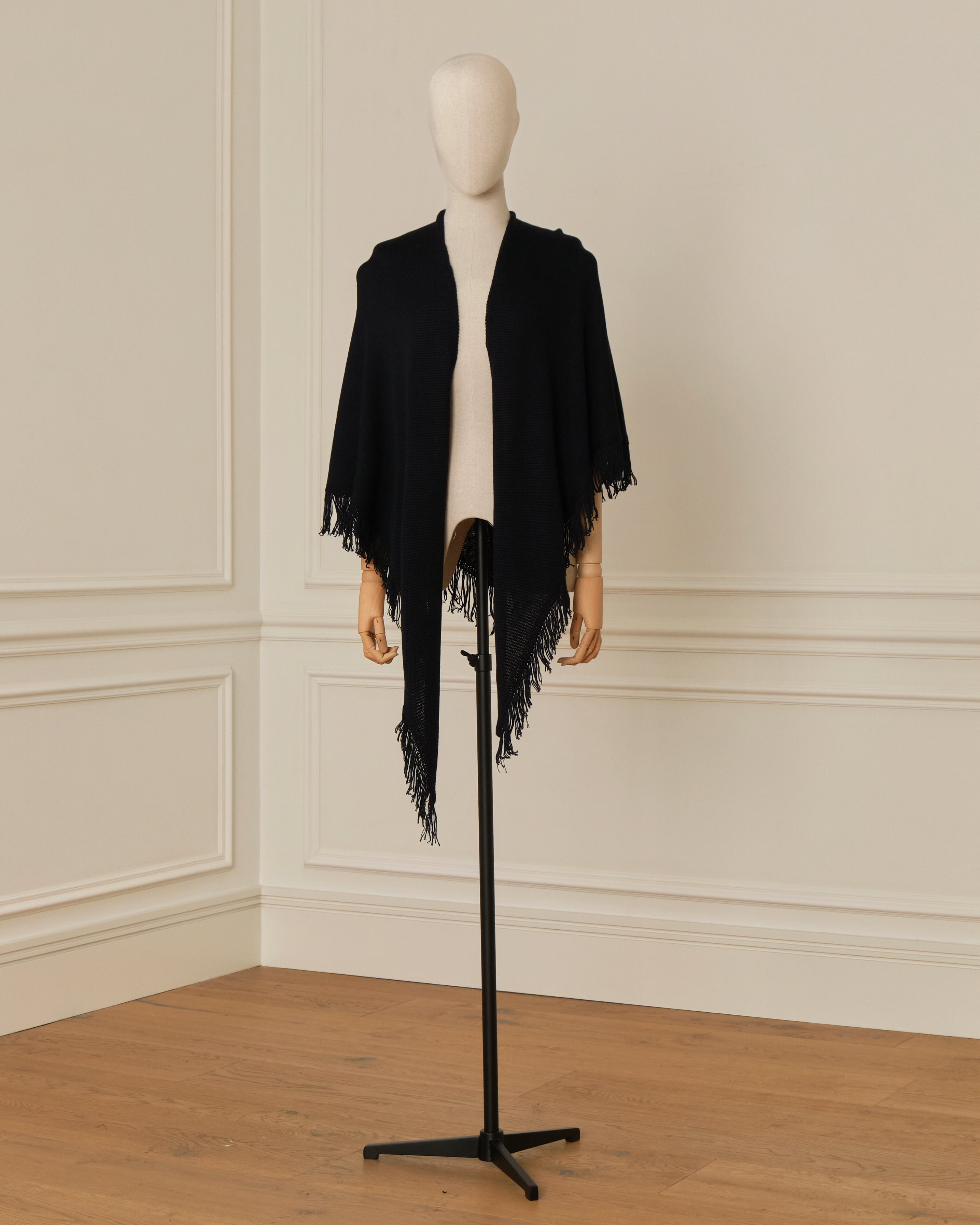 CAPA DE PUNTO CON FLECOS AZUL MARINO