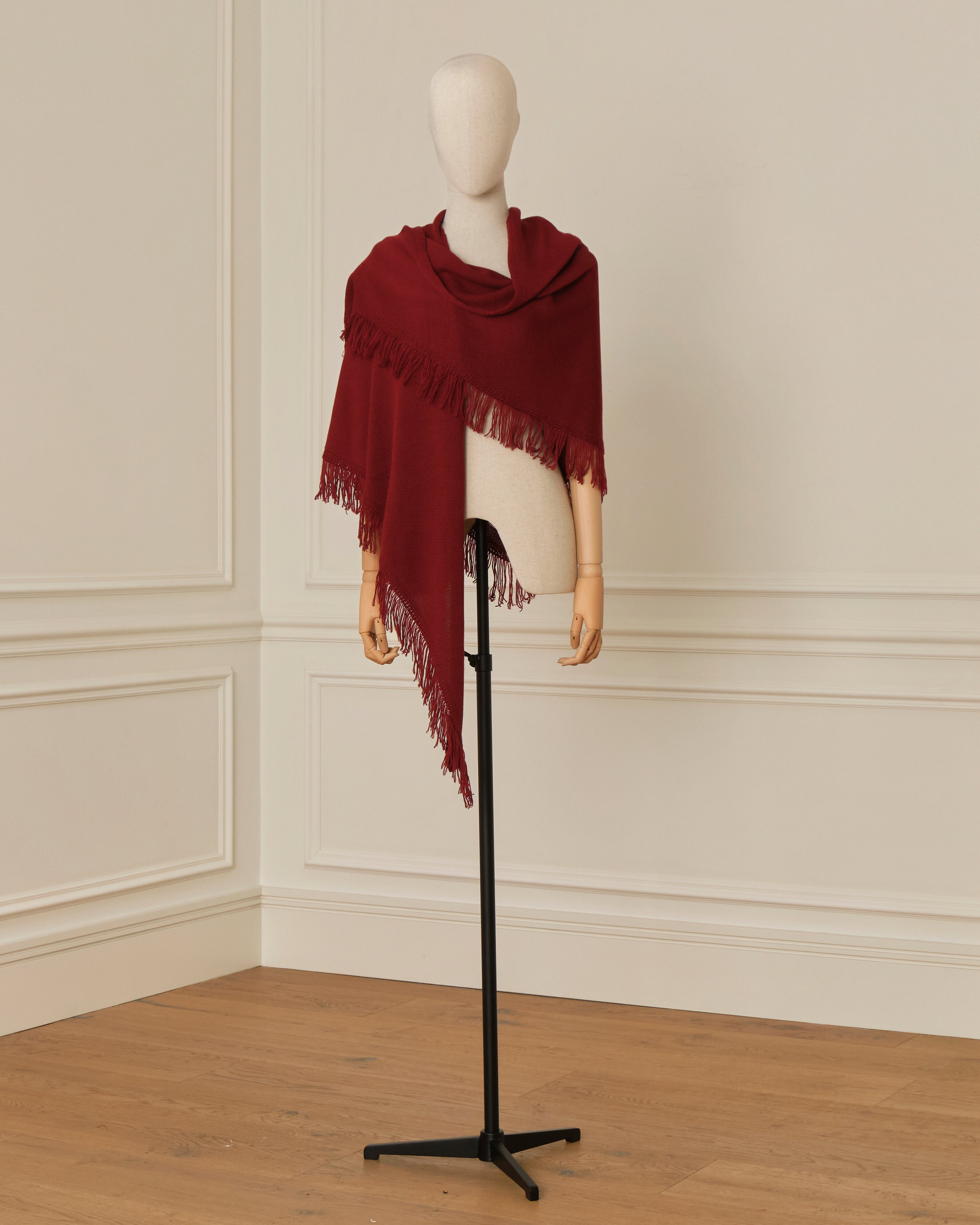 CAPA DE PUNTO CON FLECOS GRANATE