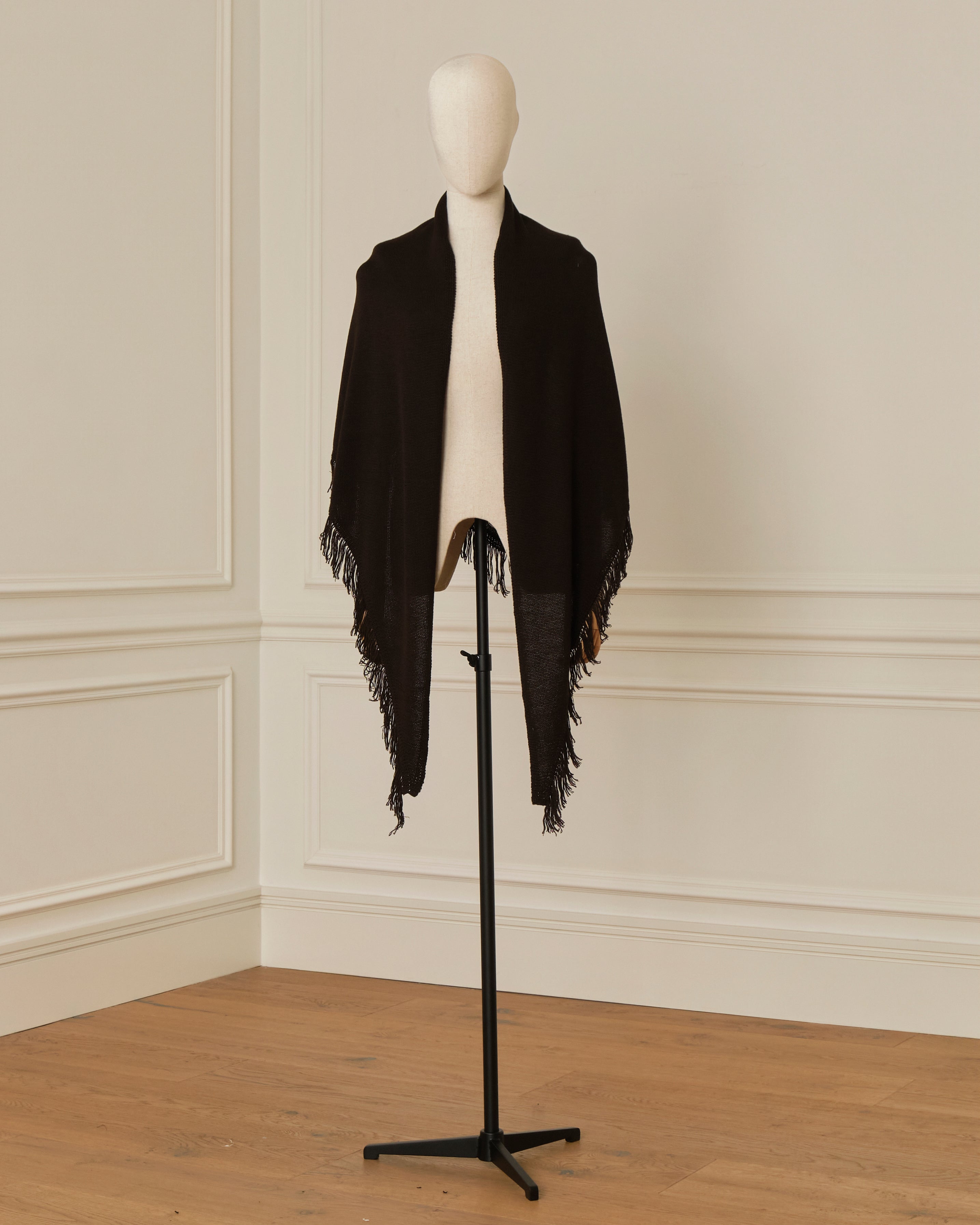 CAPA DE PUNTO CON FLECOS MARRÓN