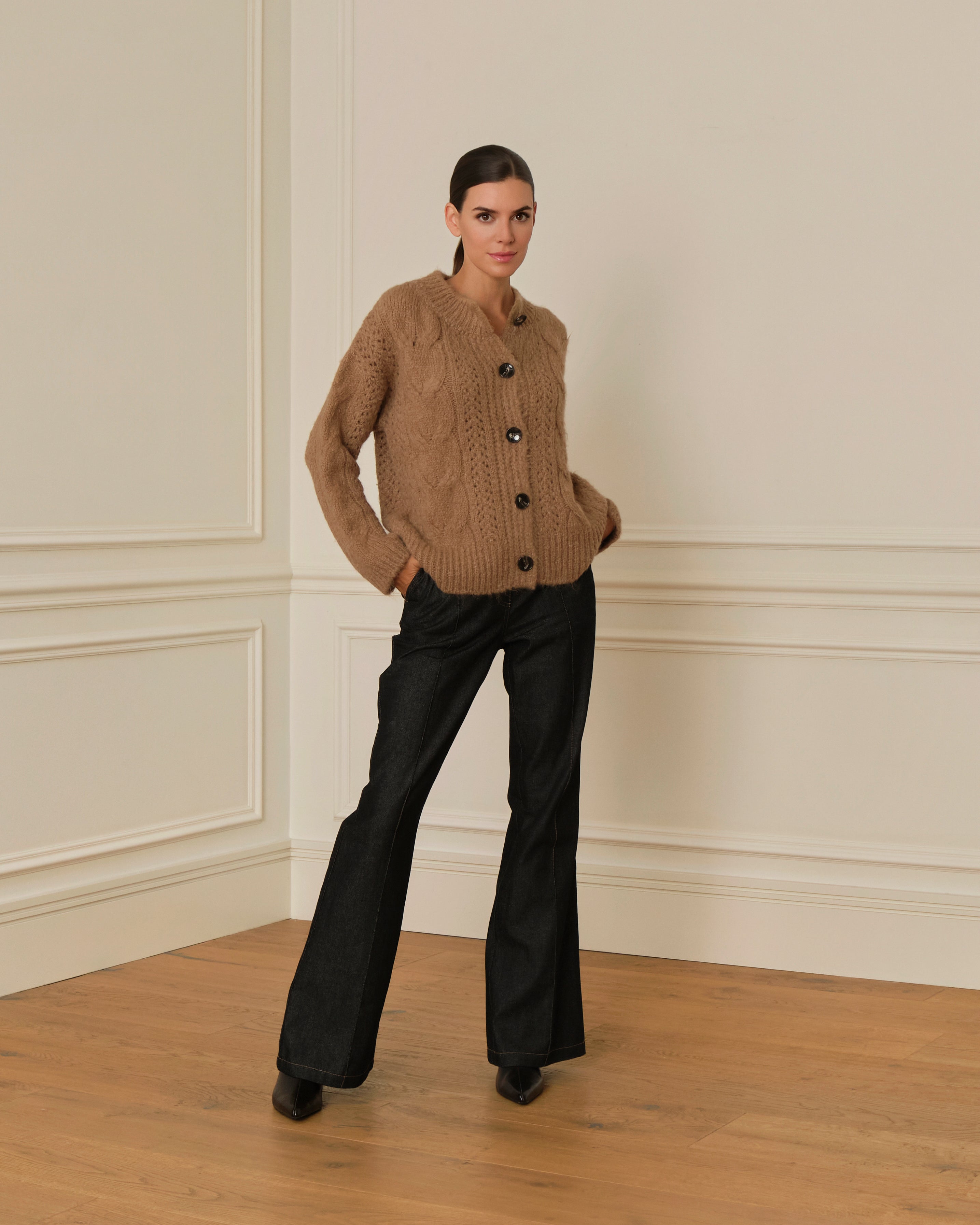 CÁRDIGAN DE PUNTO TRENZADO CAMEL