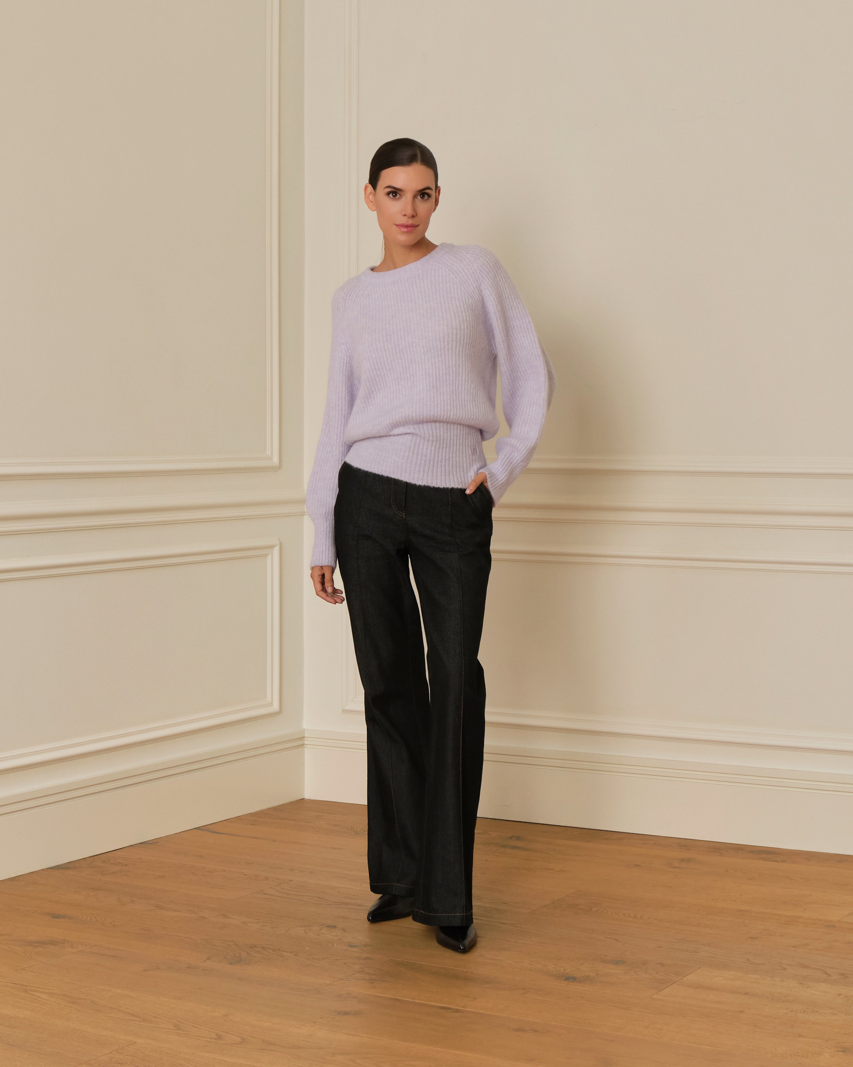 SUÉTER DE PUNTO CANALÉ CON MANGA ABULLONADA LAVANDA