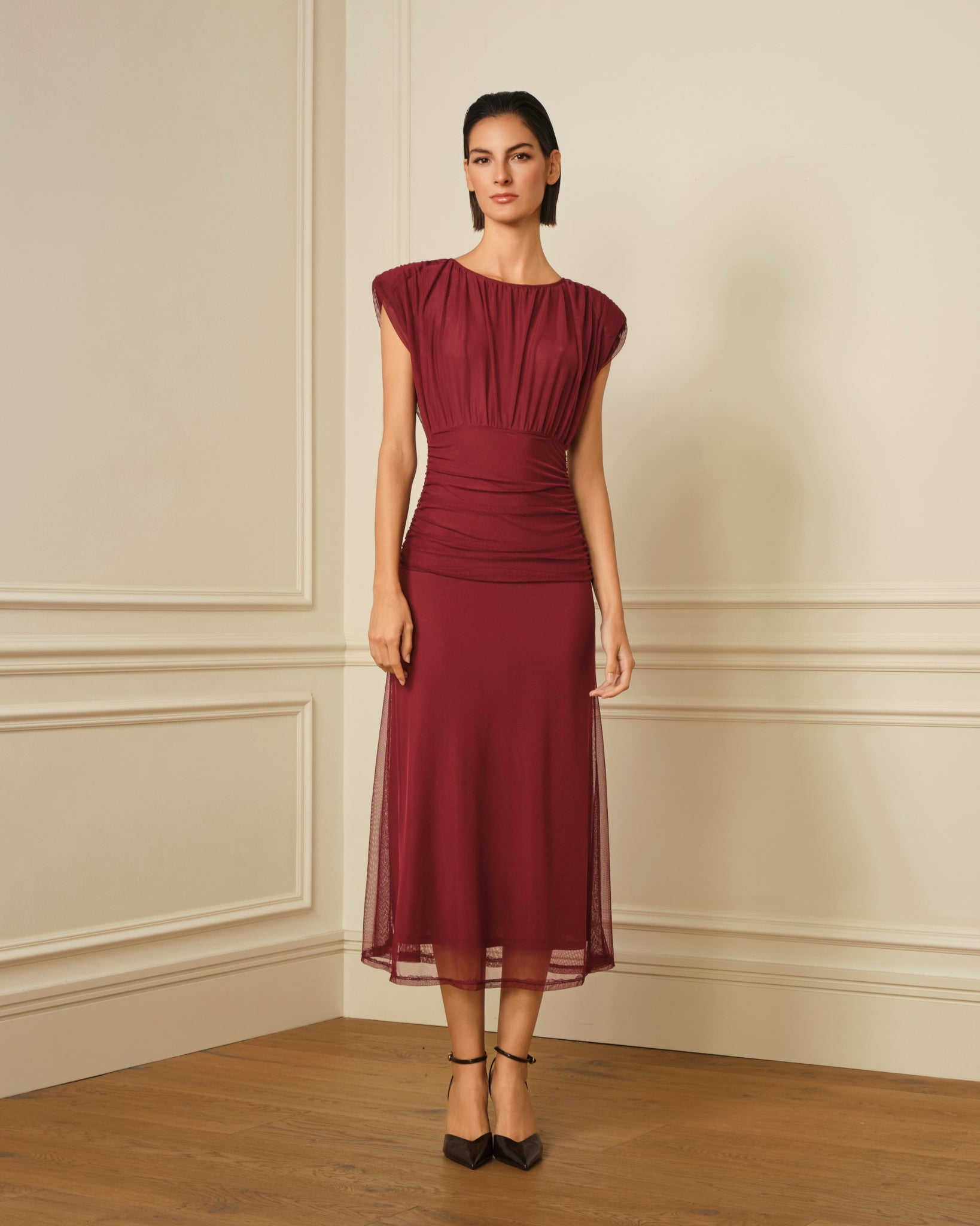 VESTIDO LARGO DRAPEADO HOMBRERAS GRANATE