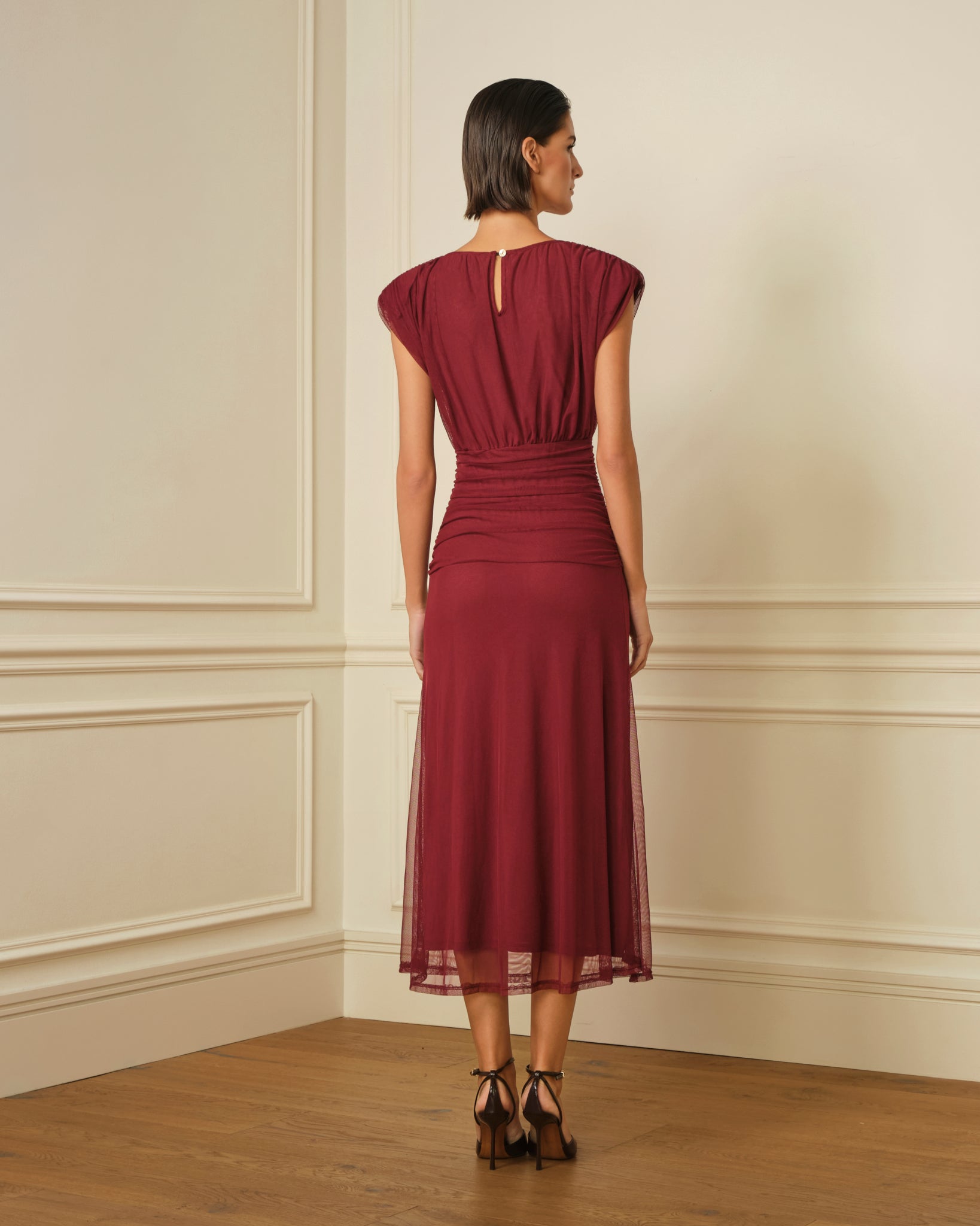 VESTIDO LARGO DRAPEADO HOMBRERAS GRANATE