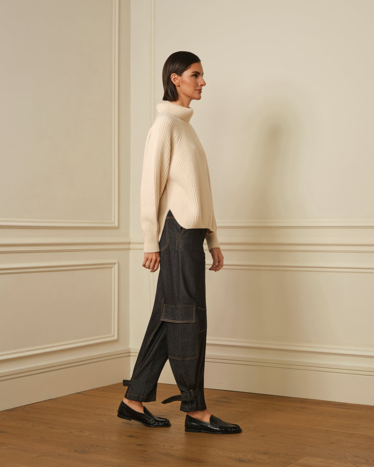 SUÉTER DE CUELLO ALTO BEIGE
