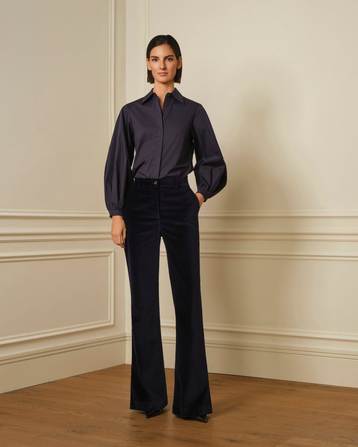 PANTALÓN FLARE DE TERCIOPELO NAVY