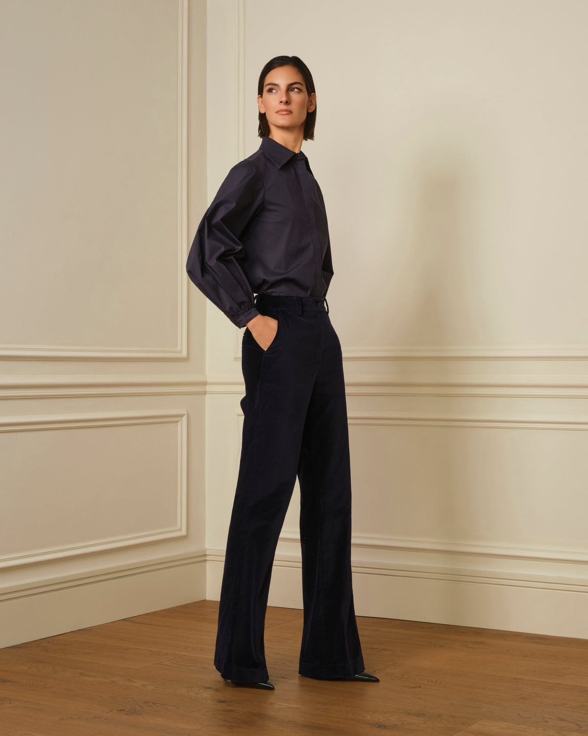 PANTALÓN FLARE DE TERCIOPELO NAVY