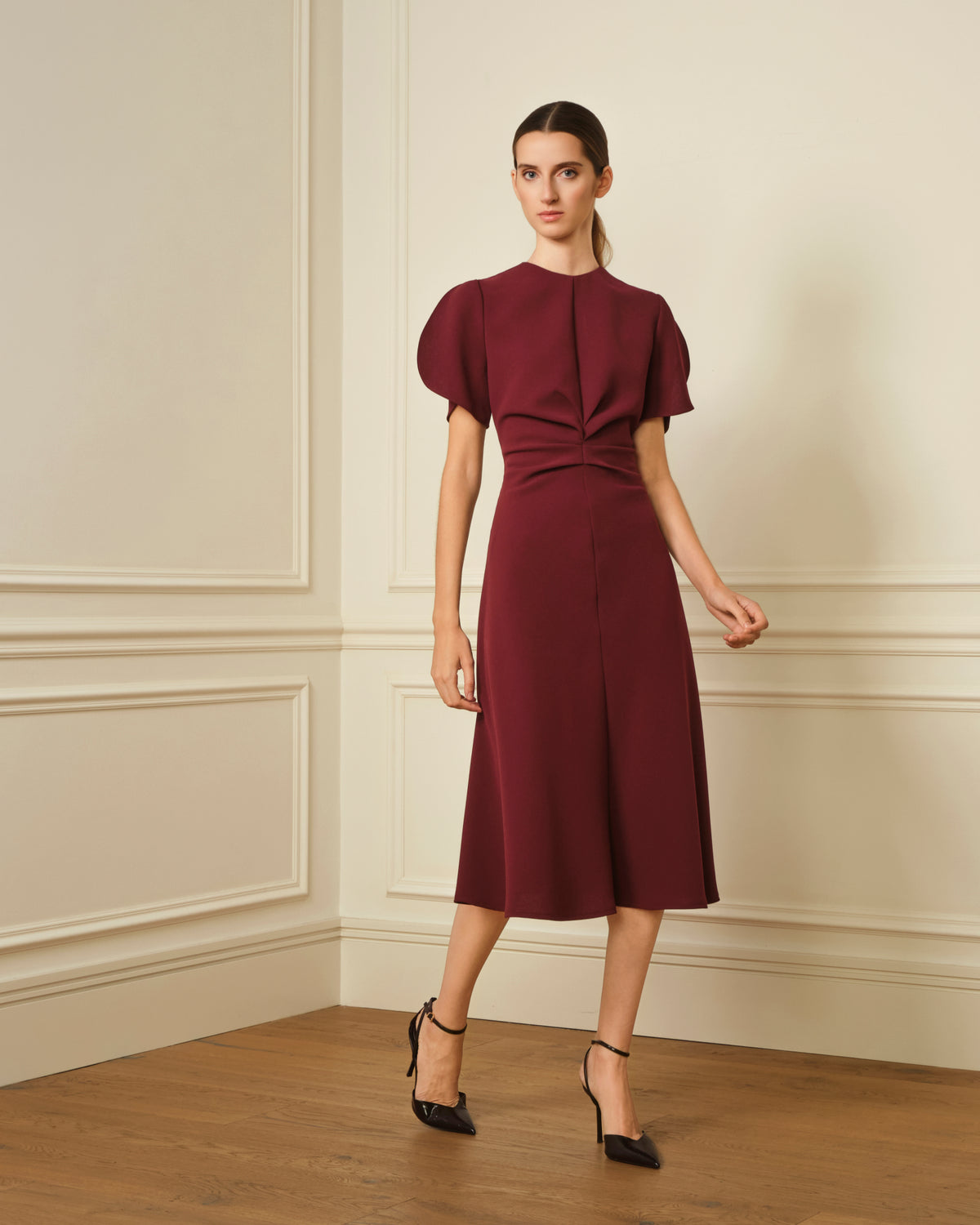 VESTIDO MIDI NUDO BURDEOS