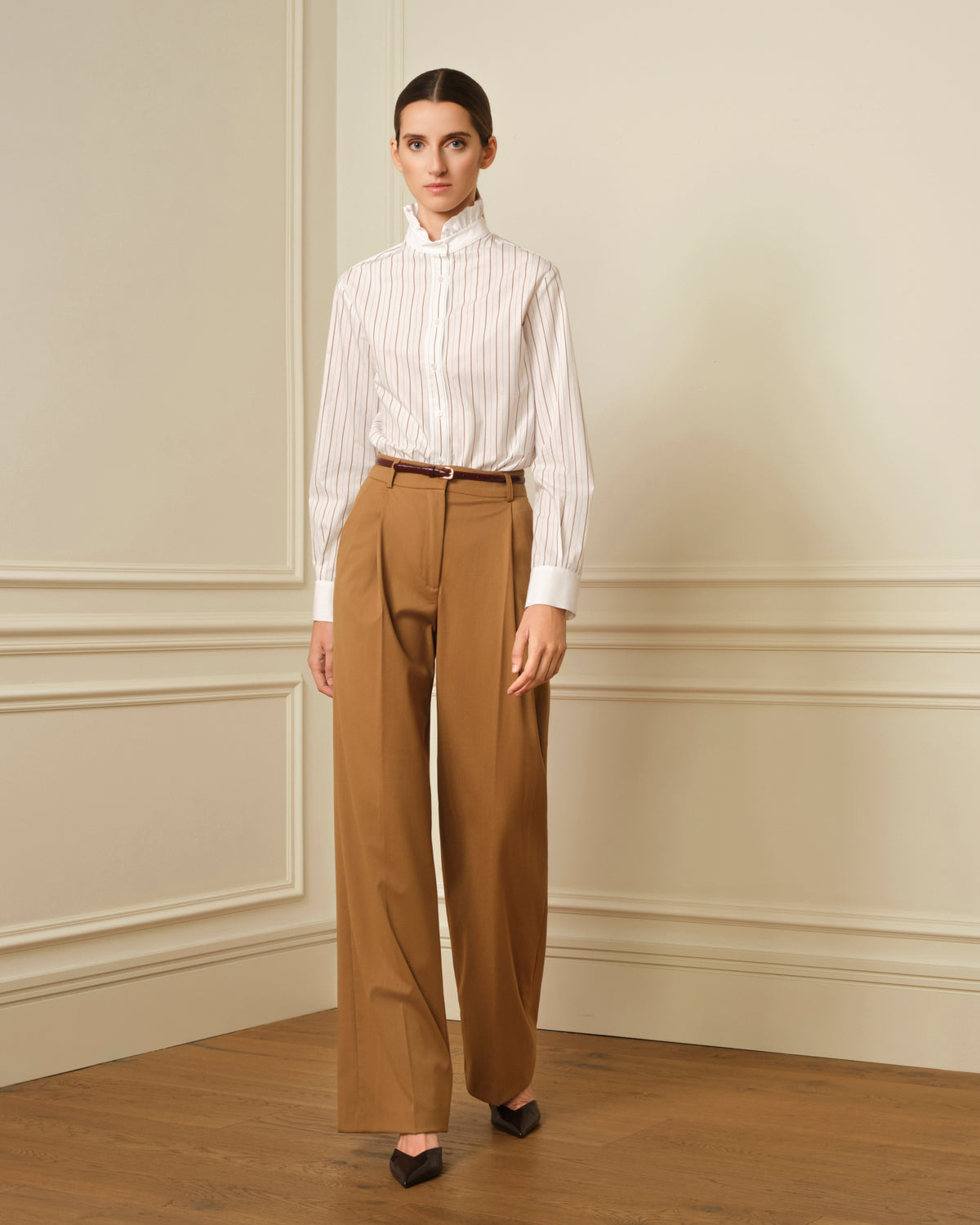 CAMISA DE RAYAS CON CUELLO VOLANTE