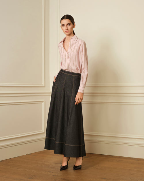 CAMISA CON DETALLE DE VIVO Y ESTAMPADO DE RAYAS ROSA