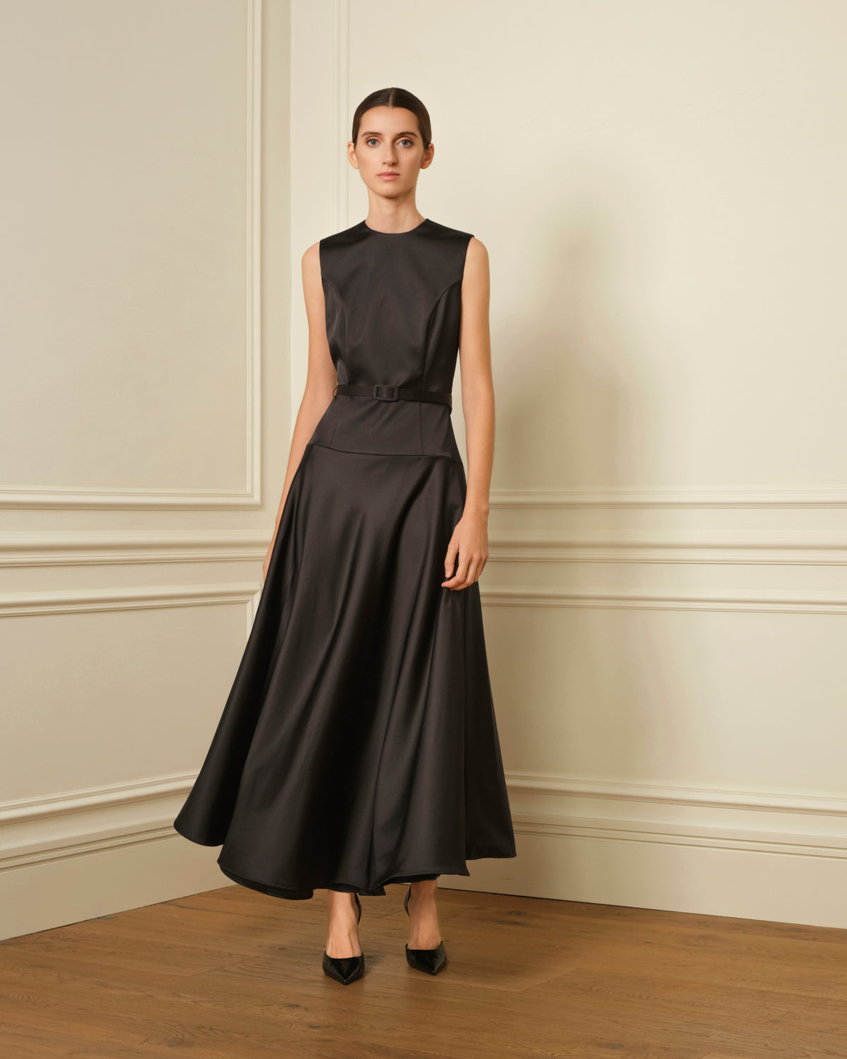 VESTIDO SATEN CINTURÓN NEGRO