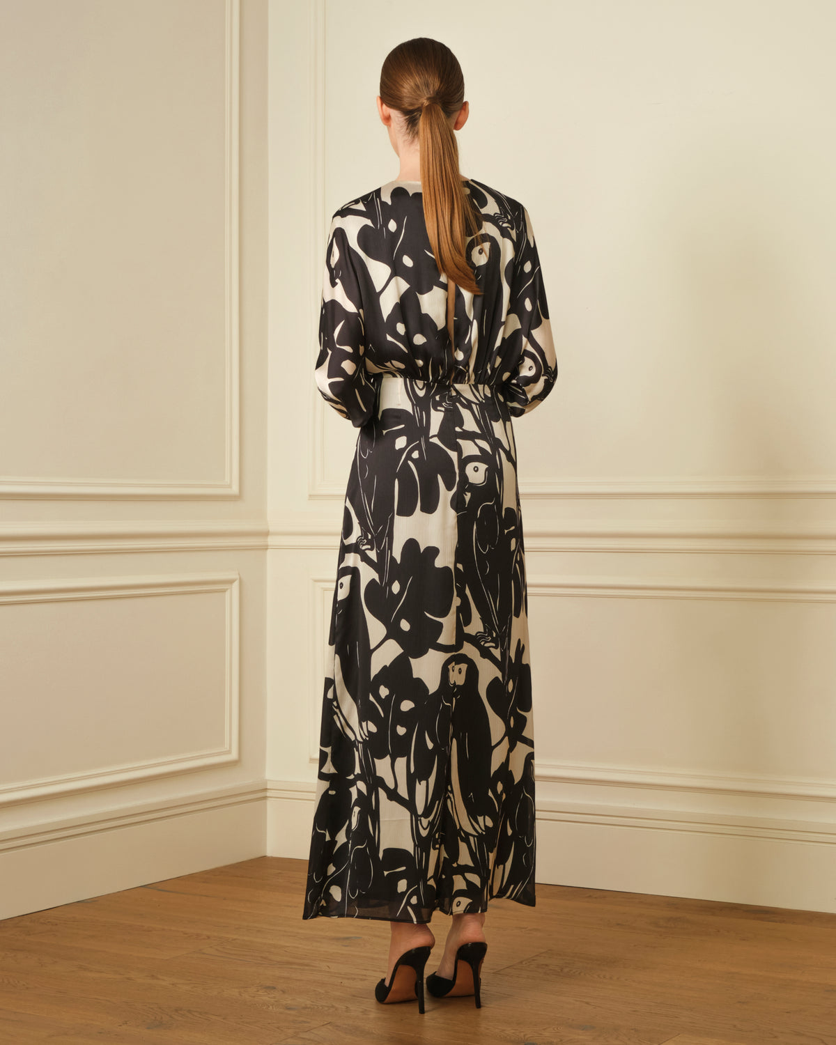 VESTIDO LARGO ESCOTE OJAL ESTAMPADO NEGRO