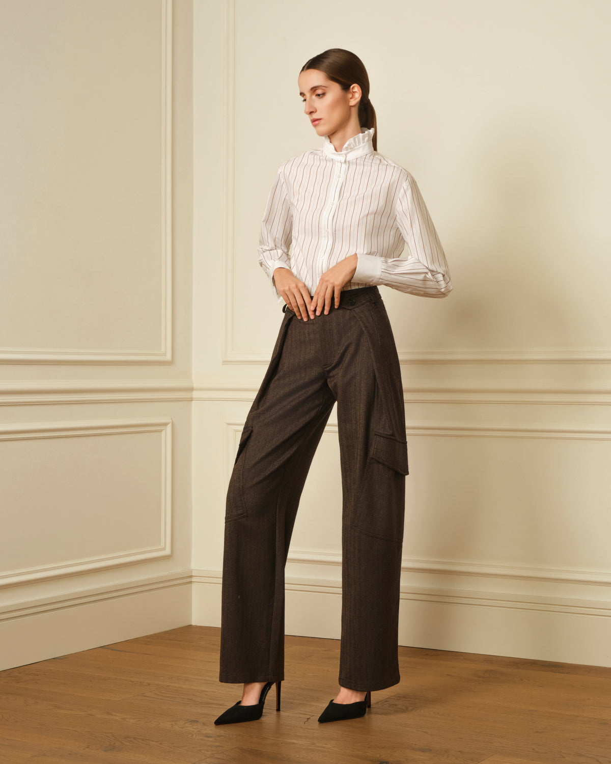 PANTALÓN CARGO TIRO ALTO MARRÓN