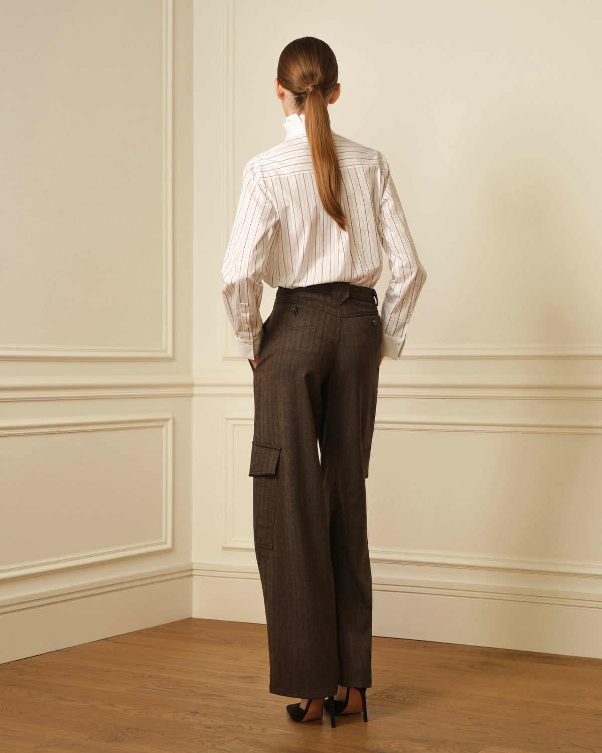 PANTALÓN CARGO TIRO ALTO MARRÓN