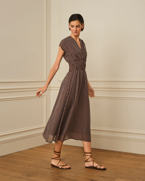 VESTIDO MIDI CON ESTAMPADO DE RAYAS MARRÓN