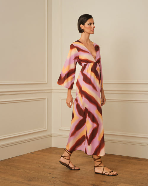 VESTIDO ESTAMPADO CON ESCOTE PICO ROSA