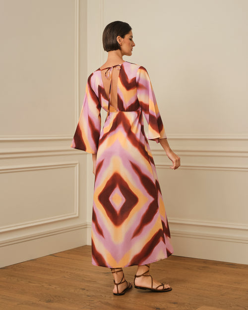 VESTIDO ESTAMPADO CON ESCOTE PICO ROSA