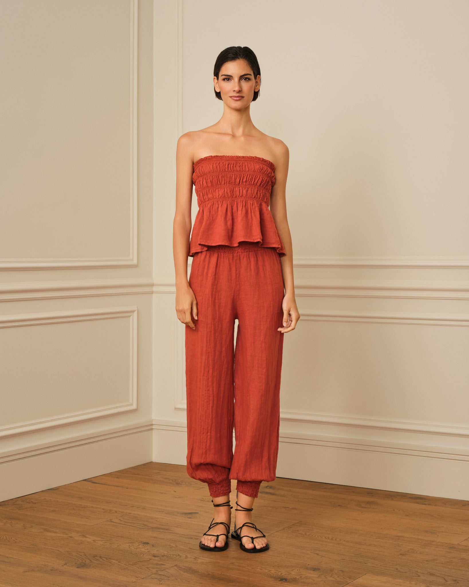 TOP CON NIDO DE ABEJA Y VOLANTE TERRACOTA